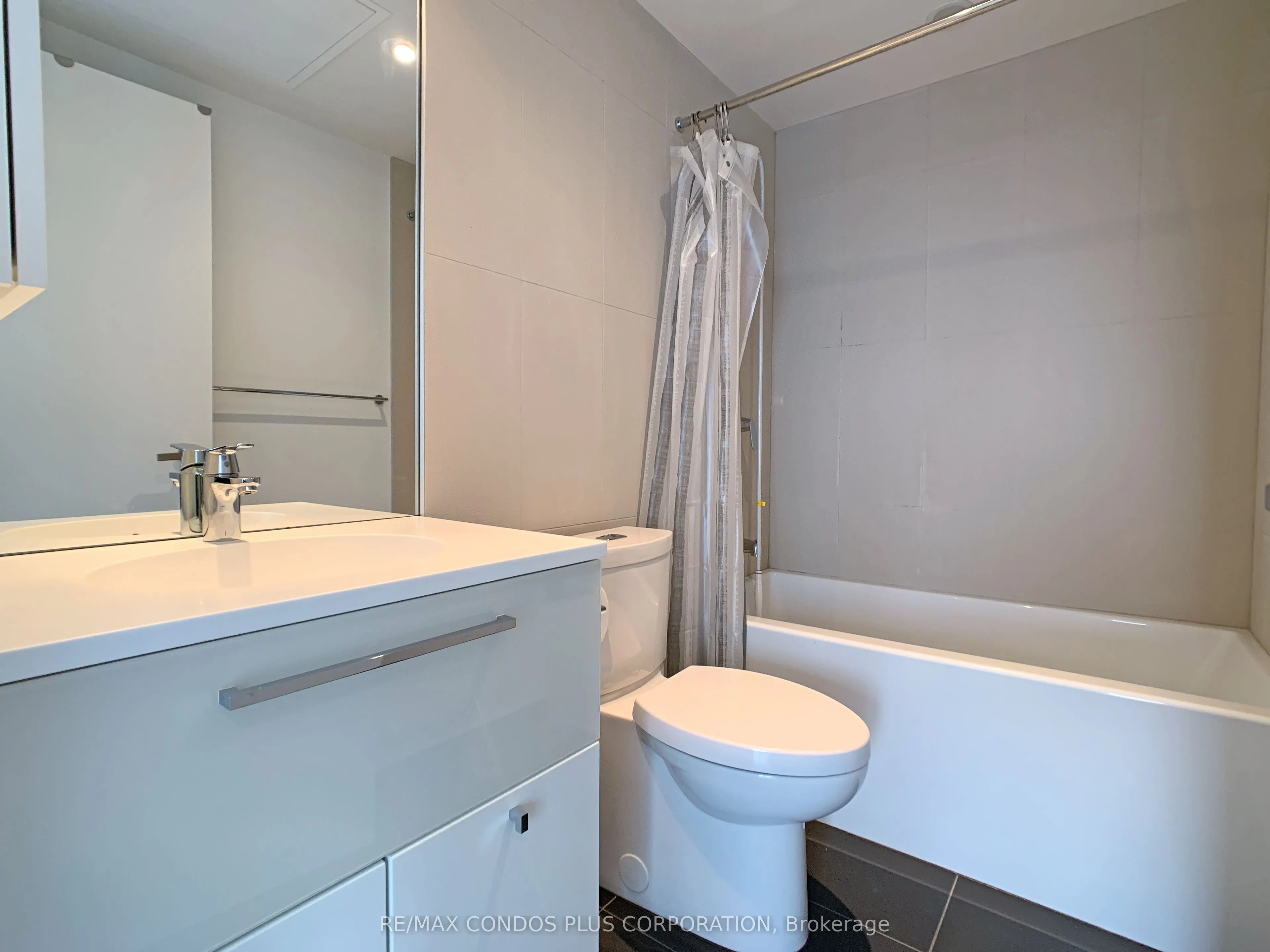 15 Grenville Street, #3803