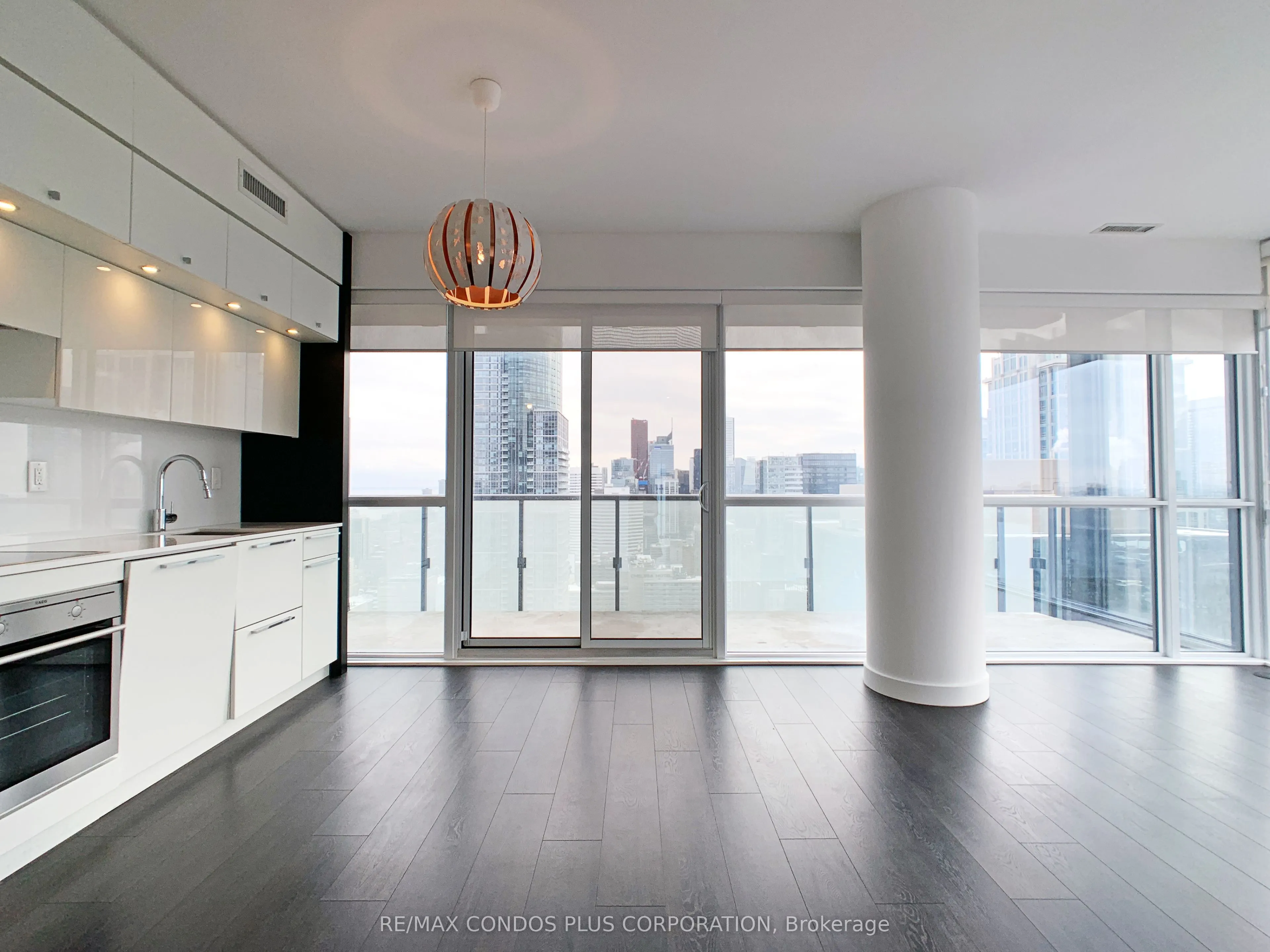 15 Grenville Street, #3803