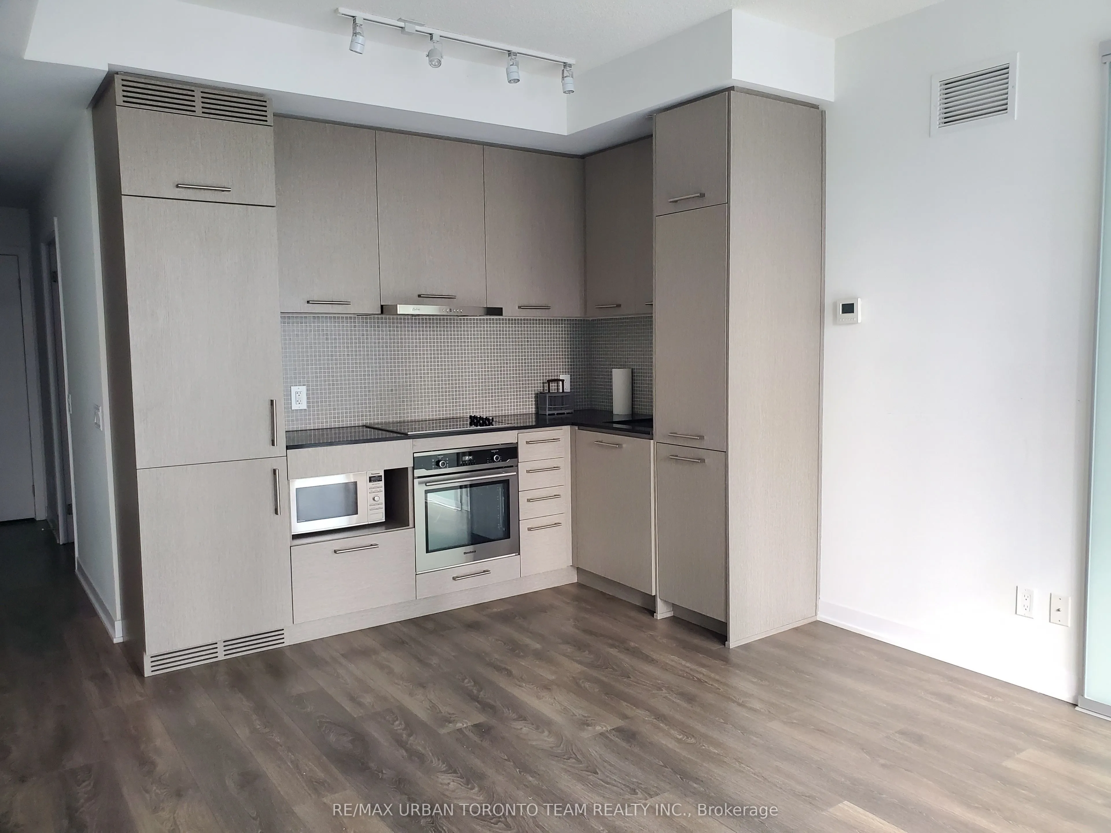 87 Peter Street, #2013