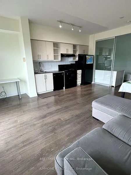 160 Vanderhoof Avenue, #518