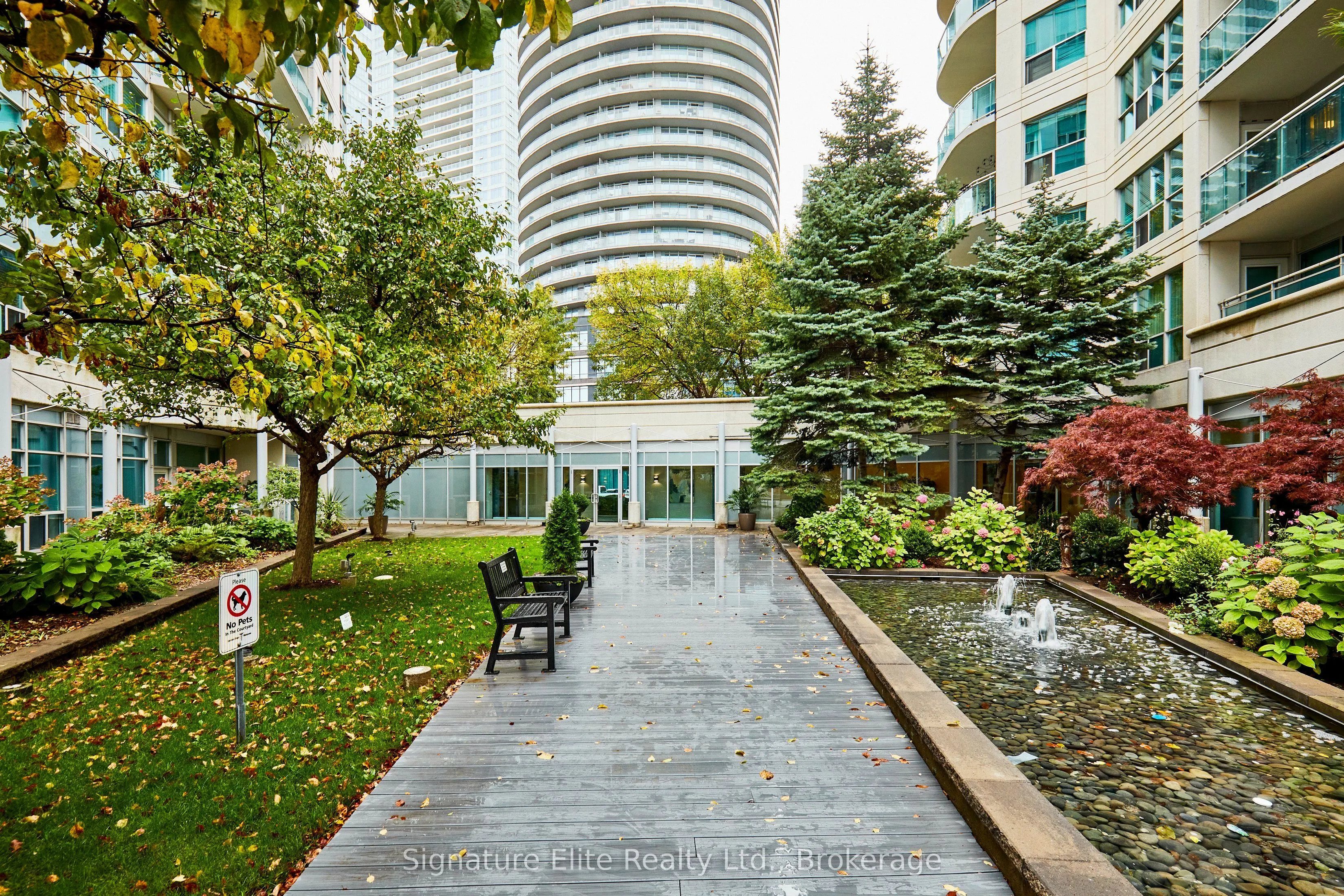 600 Queens Quay W, #618