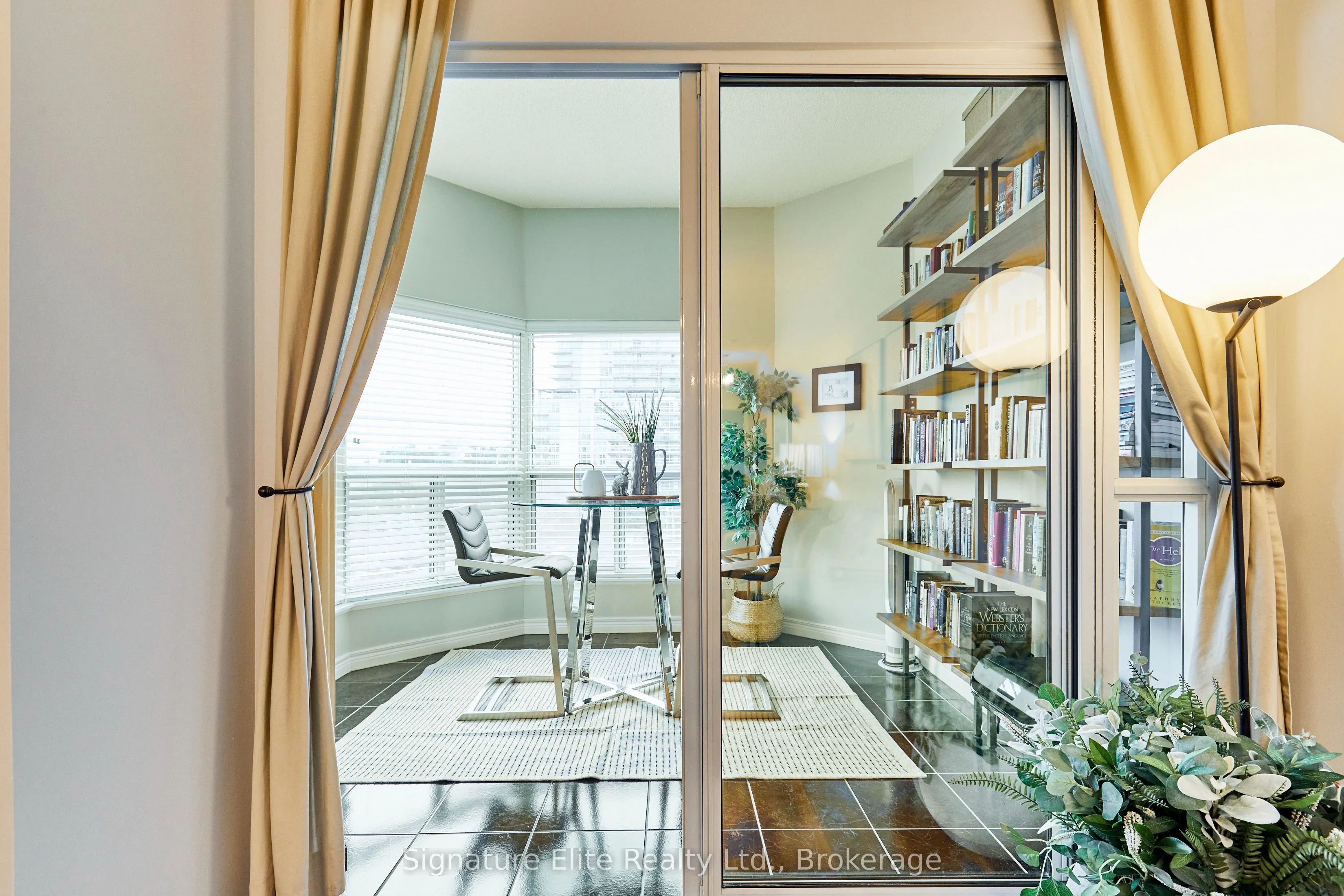 600 Queens Quay W, #618