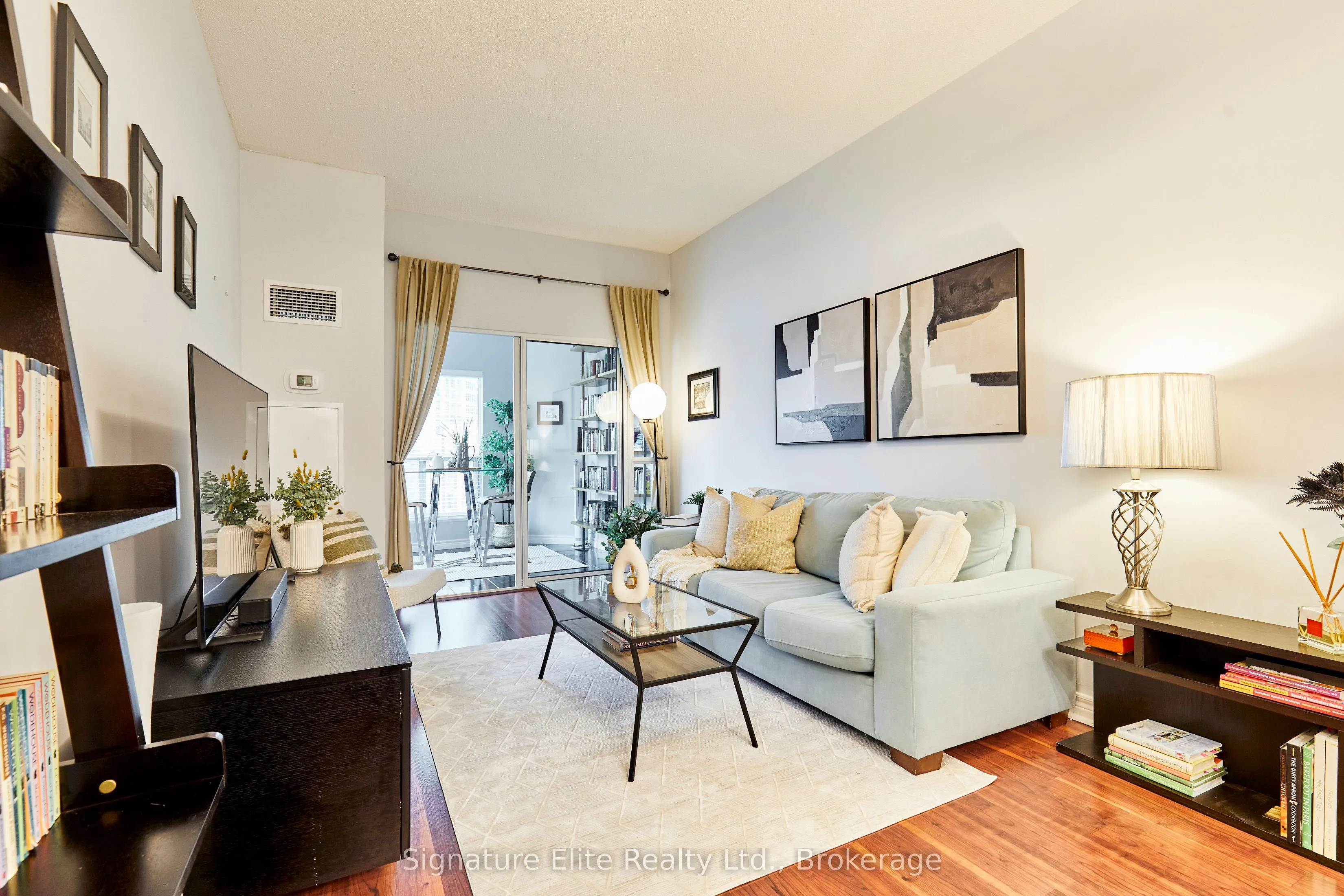 600 Queens Quay W, #618
