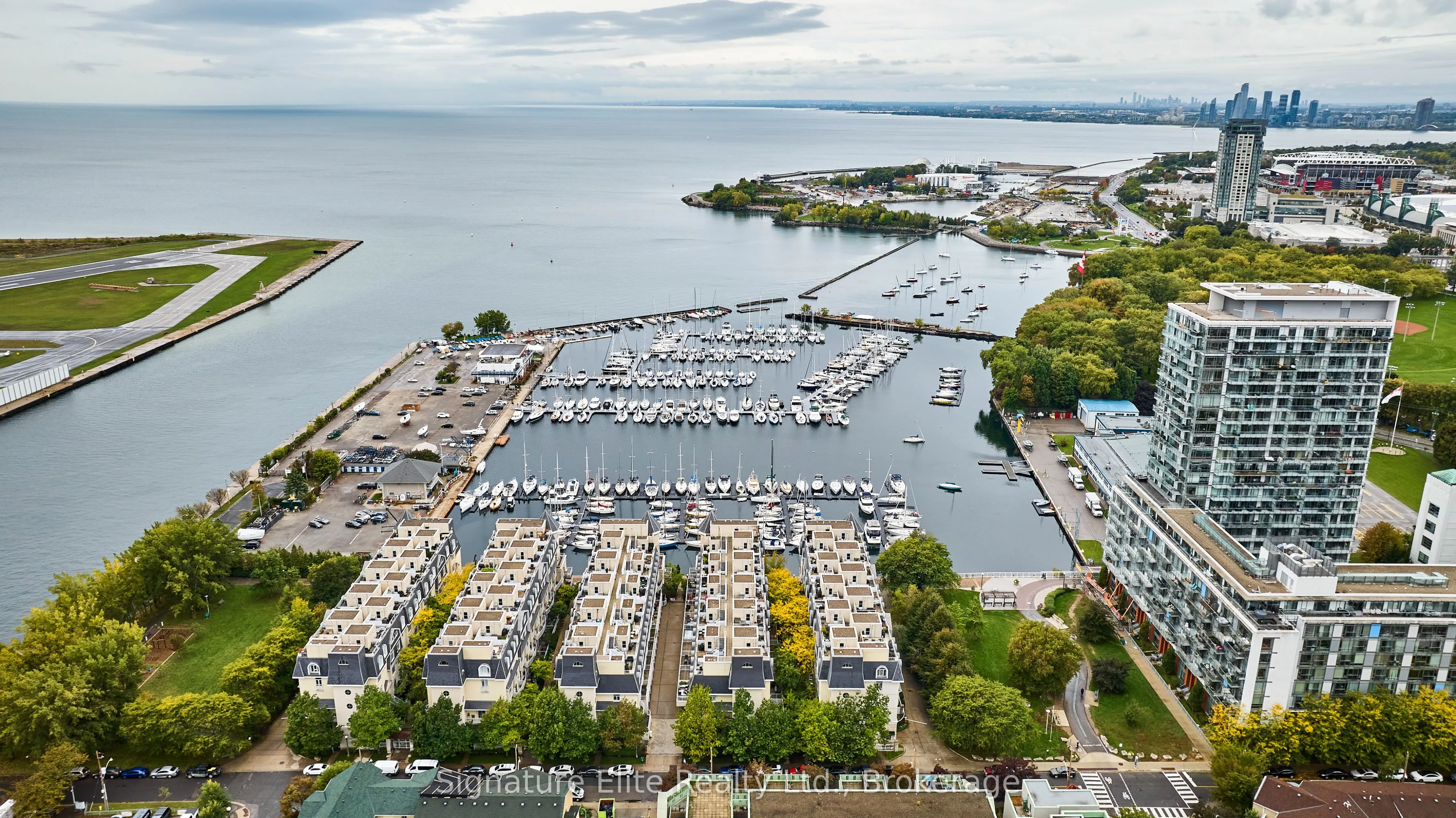 600 Queens Quay W, #618