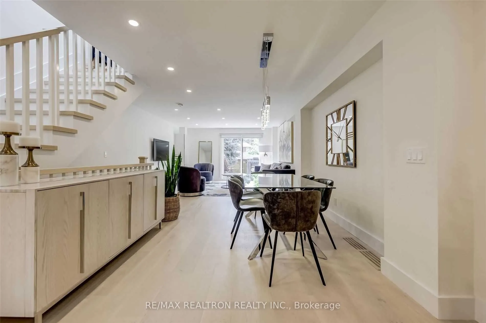 195 Bedford Park Avenue