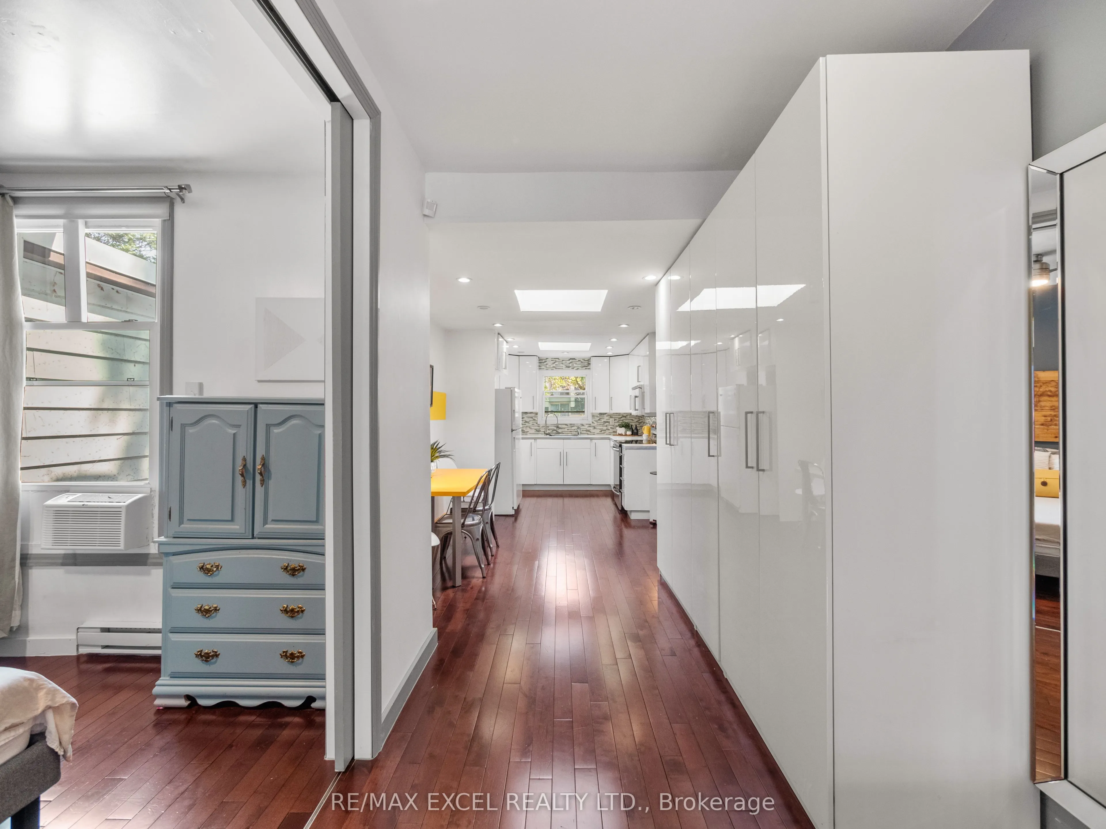 137 Gerrard Street E, #Second & Third