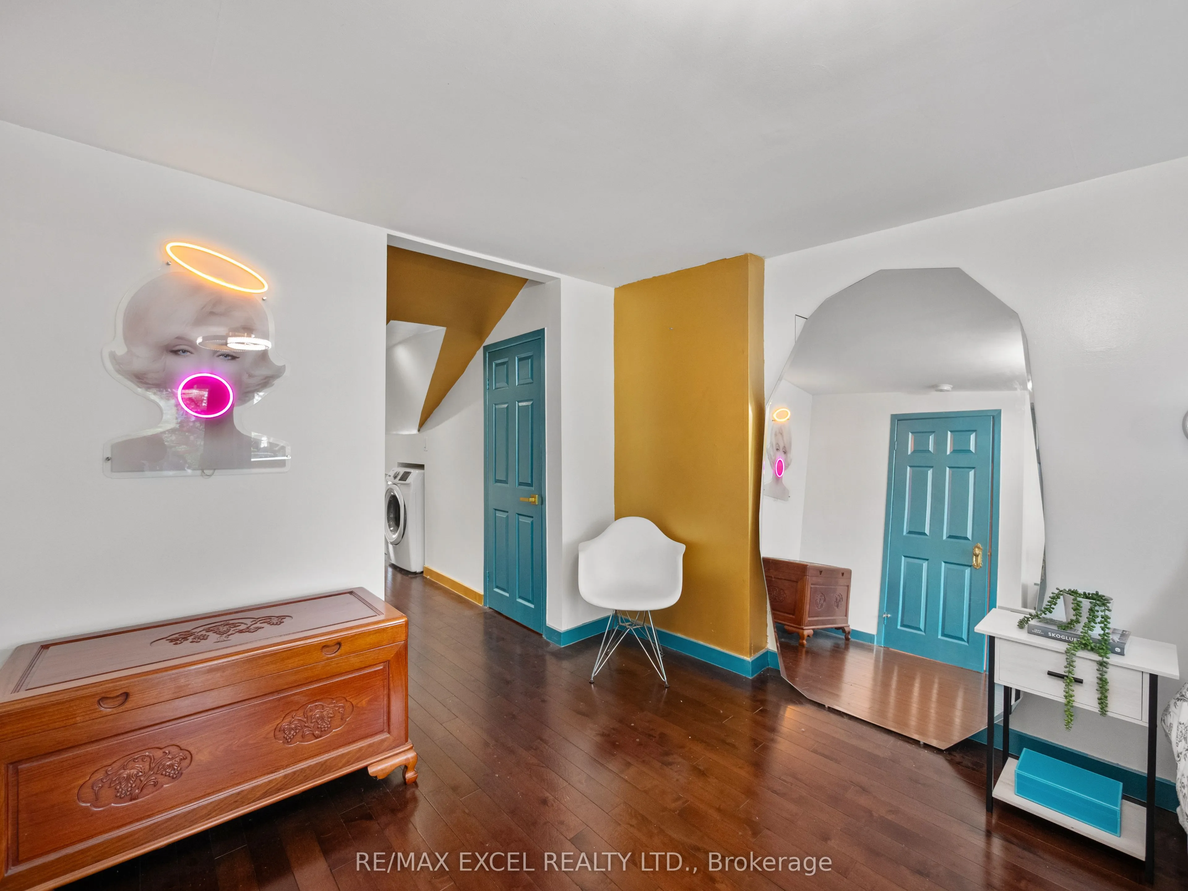 137 Gerrard Street E, #Second & Third