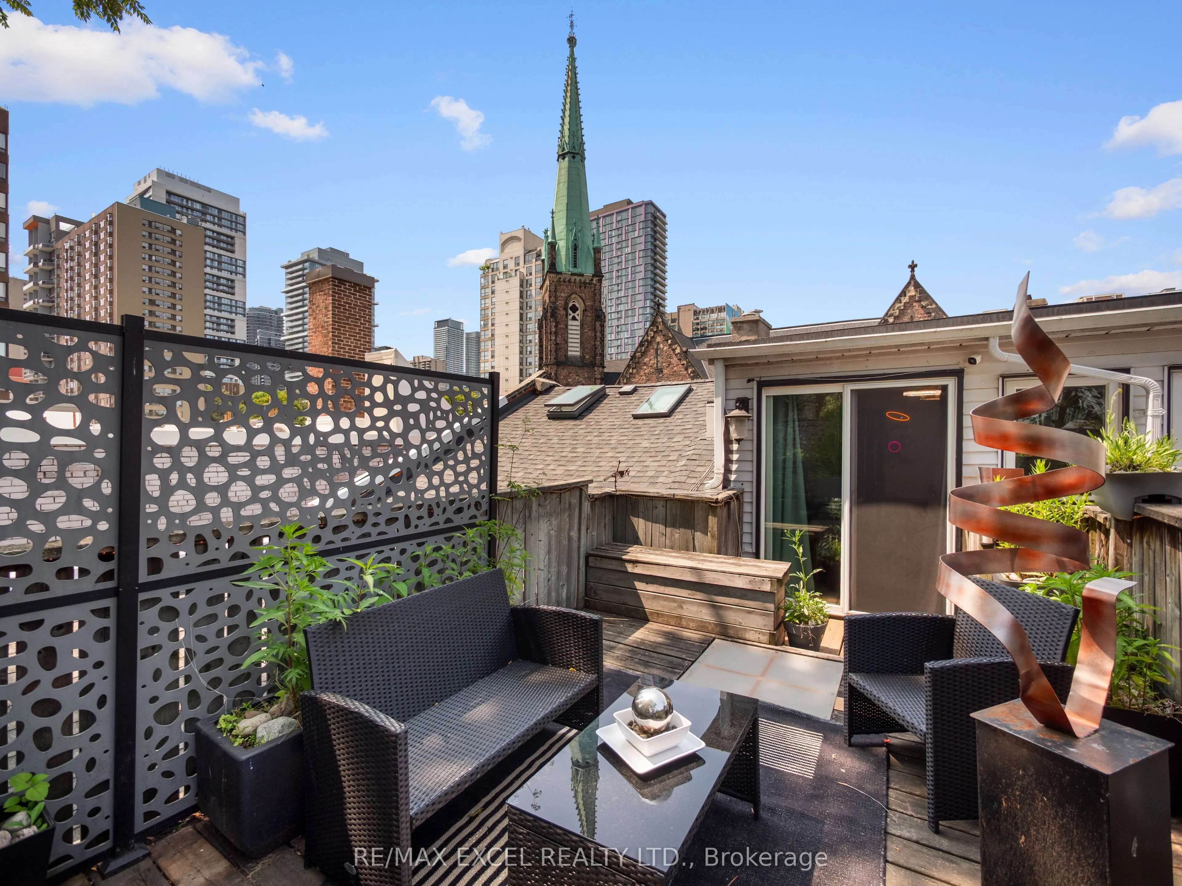 137 Gerrard Street E, #Second & Third