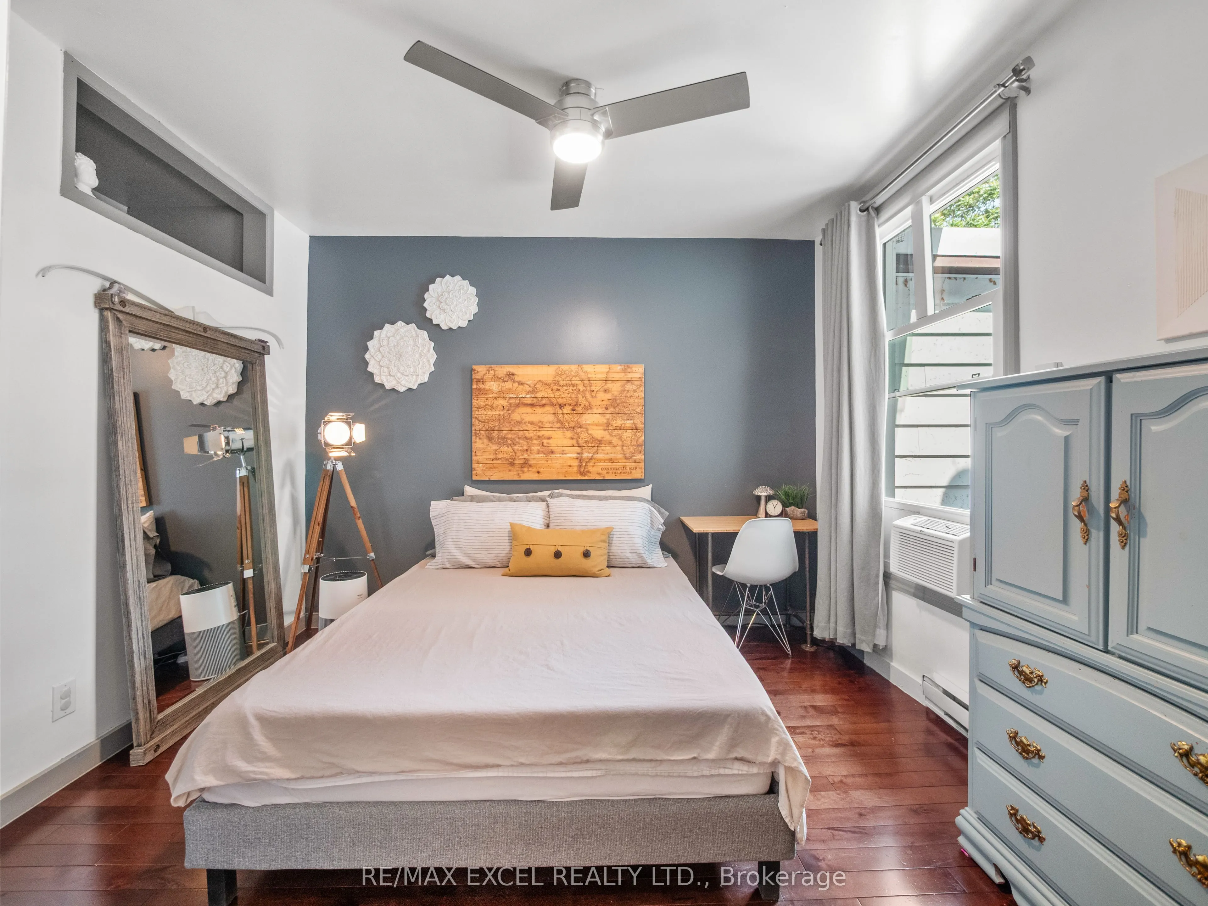 137 Gerrard Street E, #Second & Third