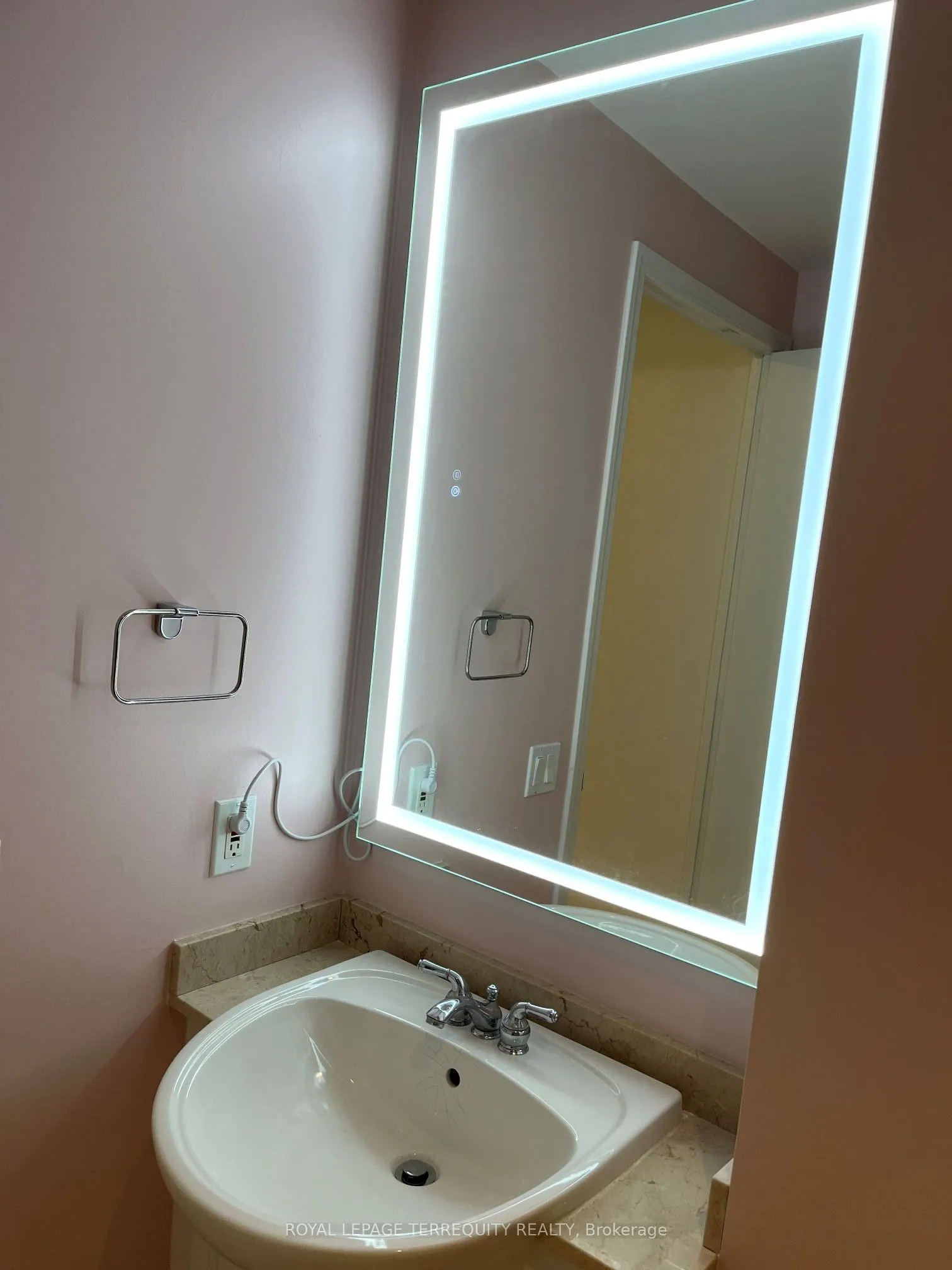 60 Byng Avenue, #1106
