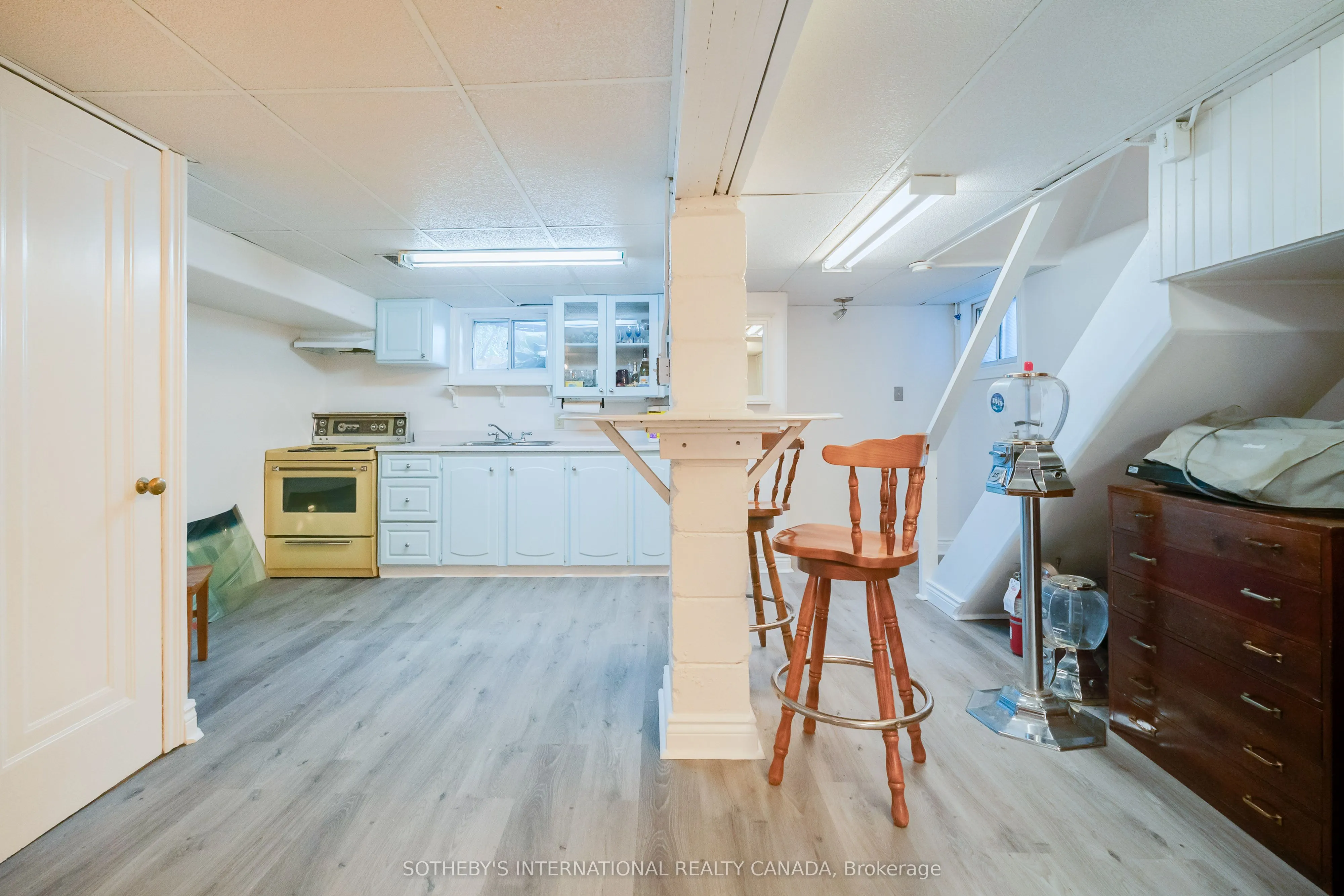 930 Eglinton Avenue E