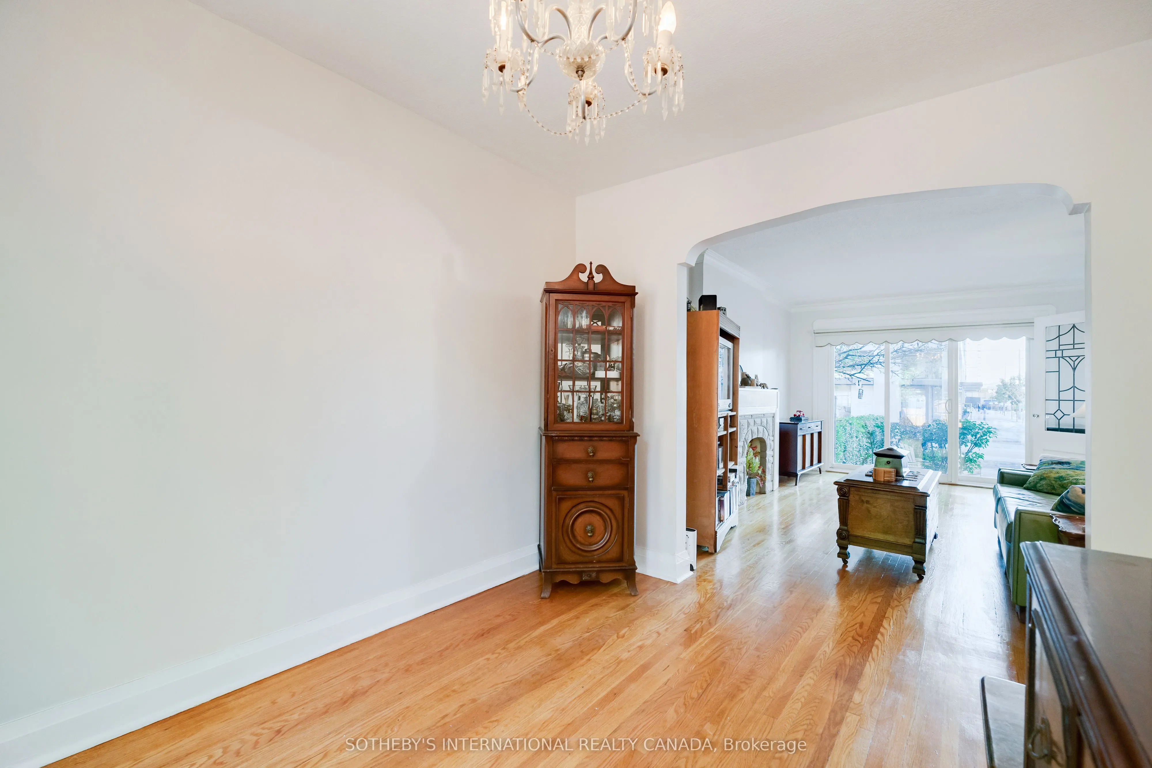 930 Eglinton Avenue E