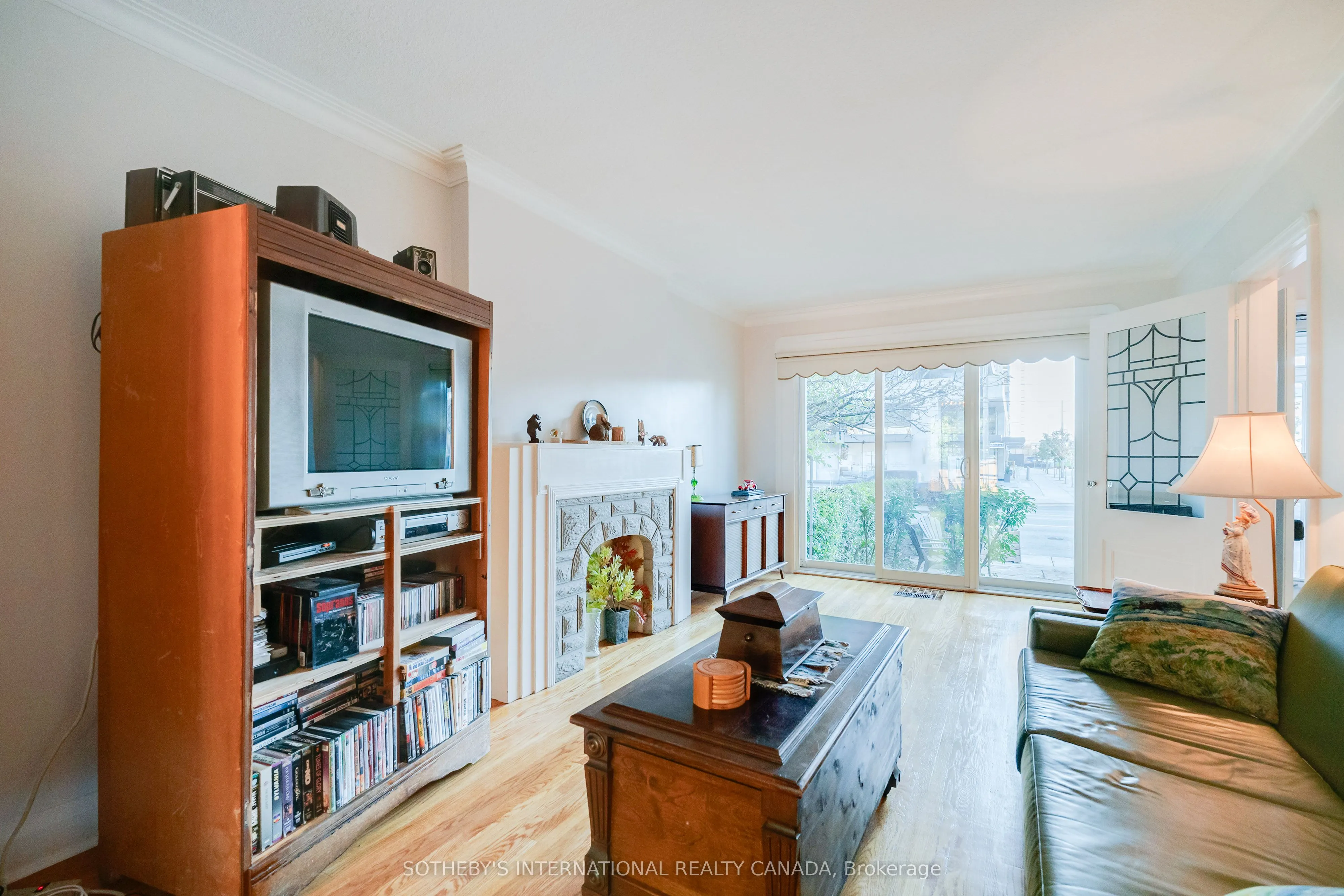 930 Eglinton Avenue E