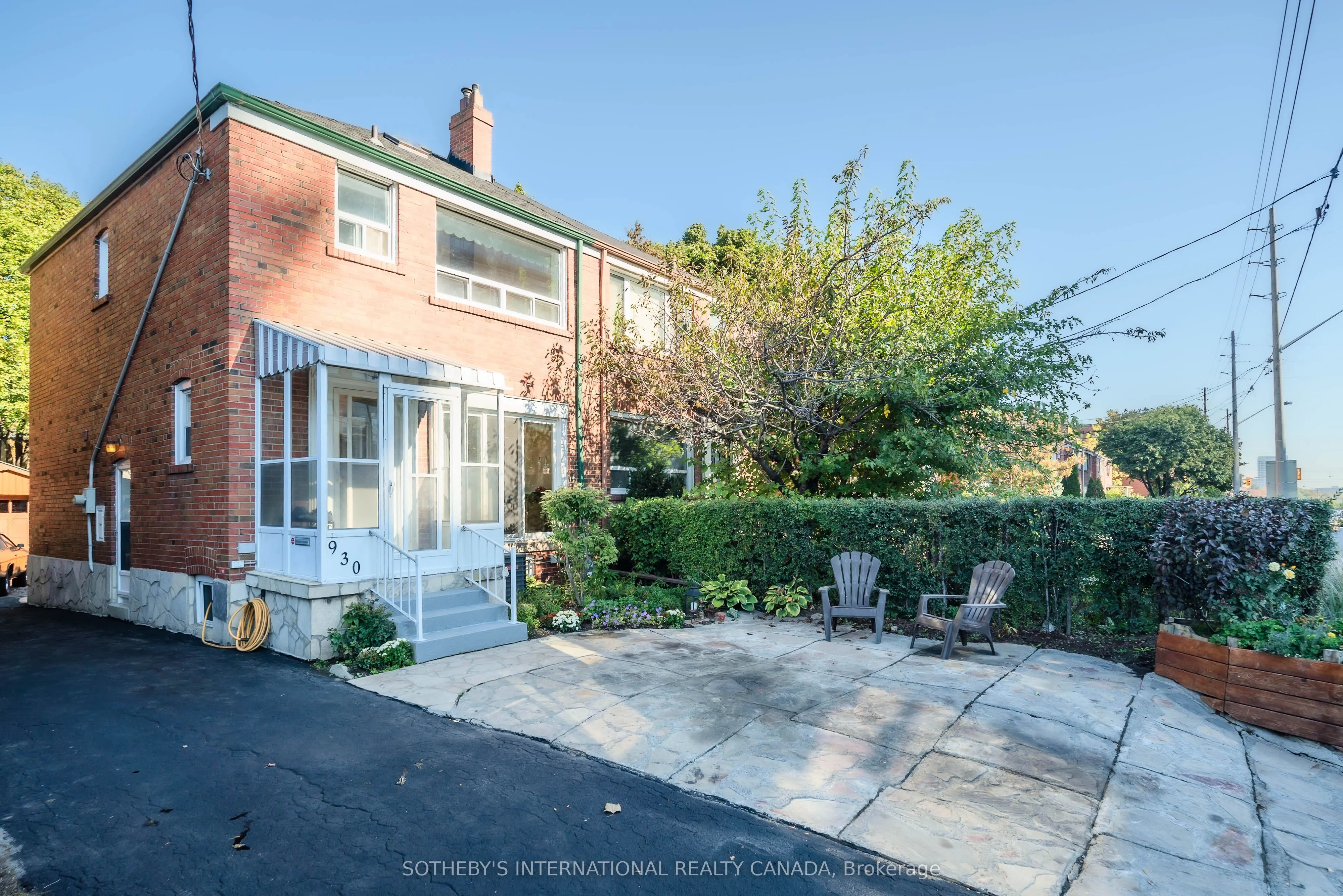 930 Eglinton Avenue E