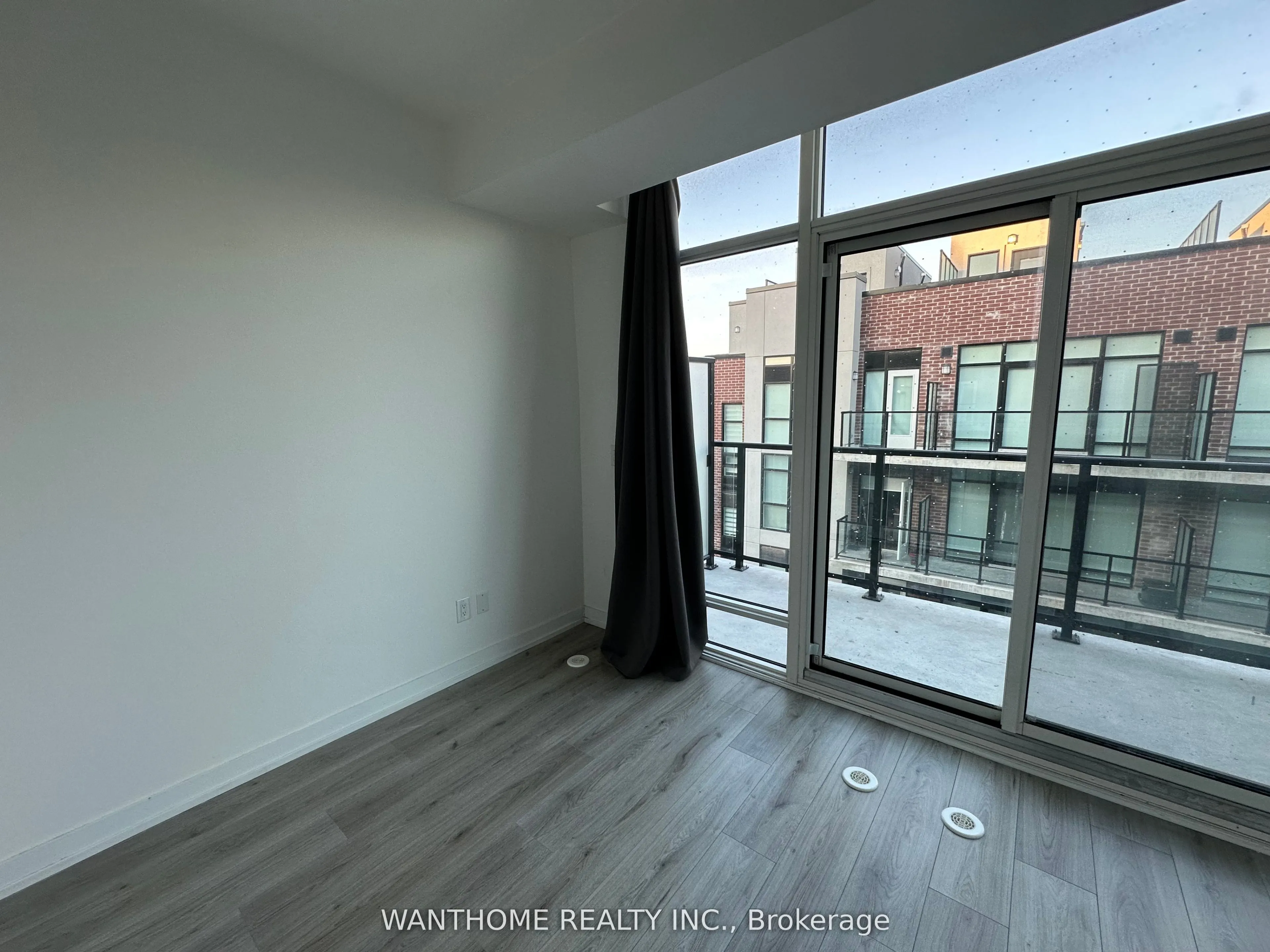 861 Sheppard Avenue W, #15