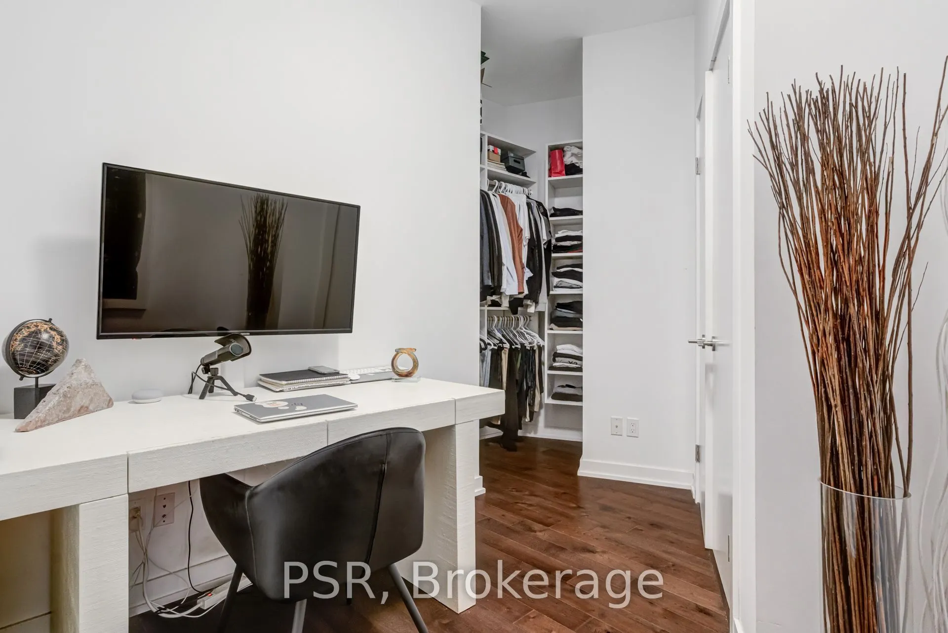 20 Bruyeres Mews