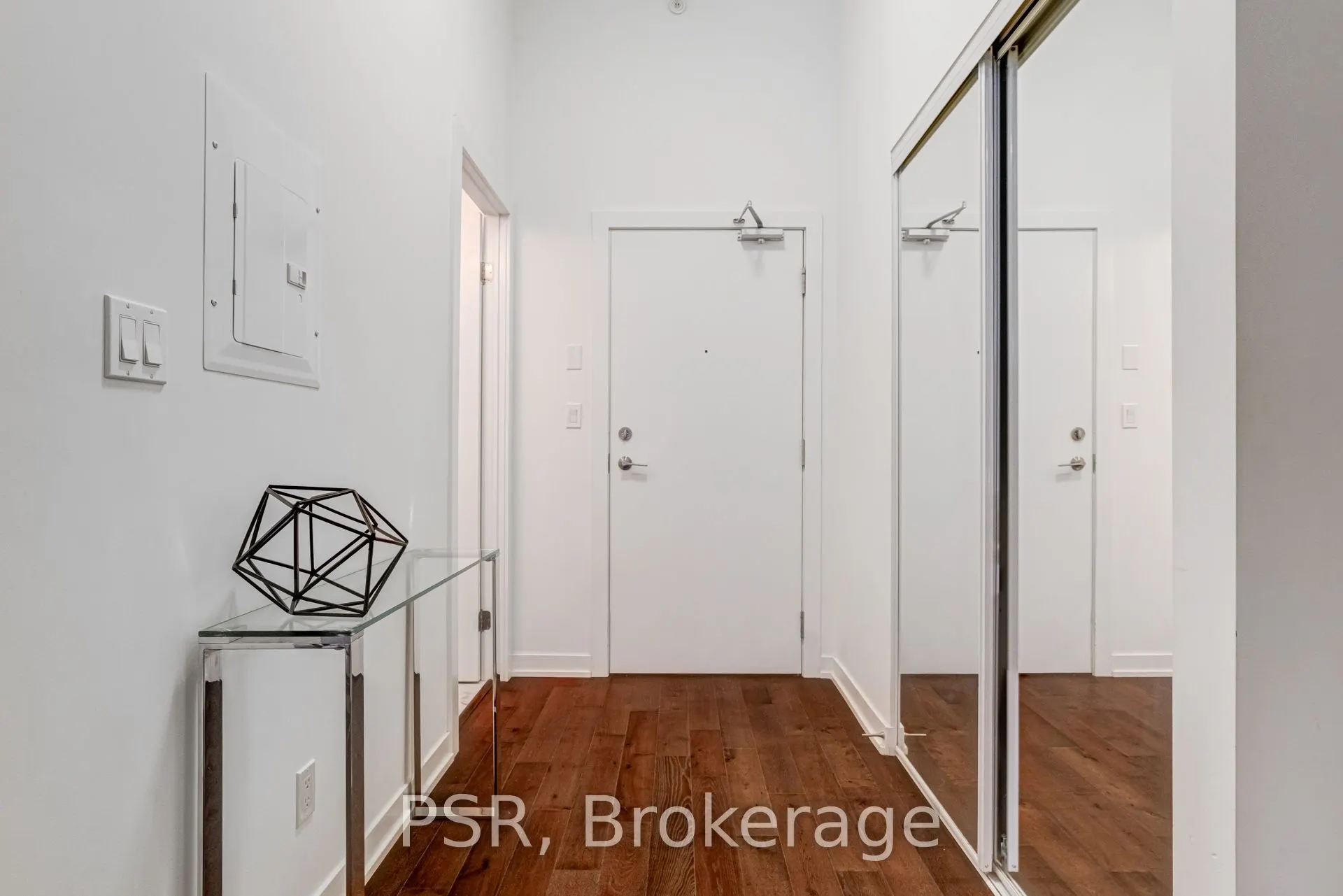 20 Bruyeres Mews
