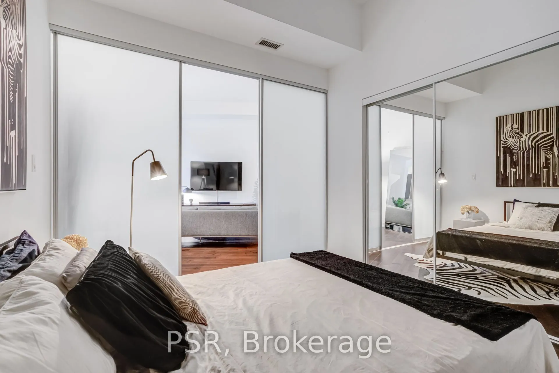 20 Bruyeres Mews