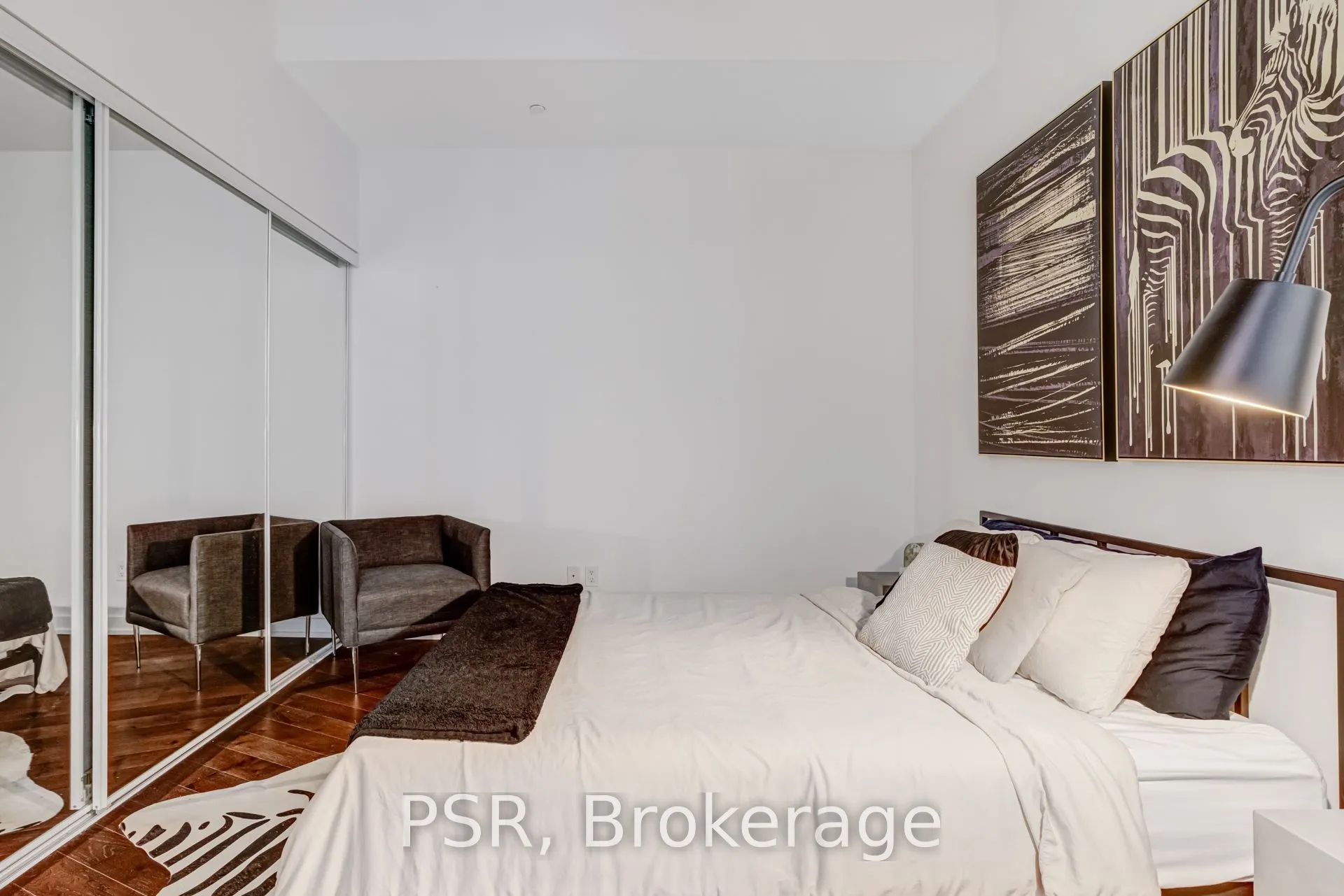 20 Bruyeres Mews