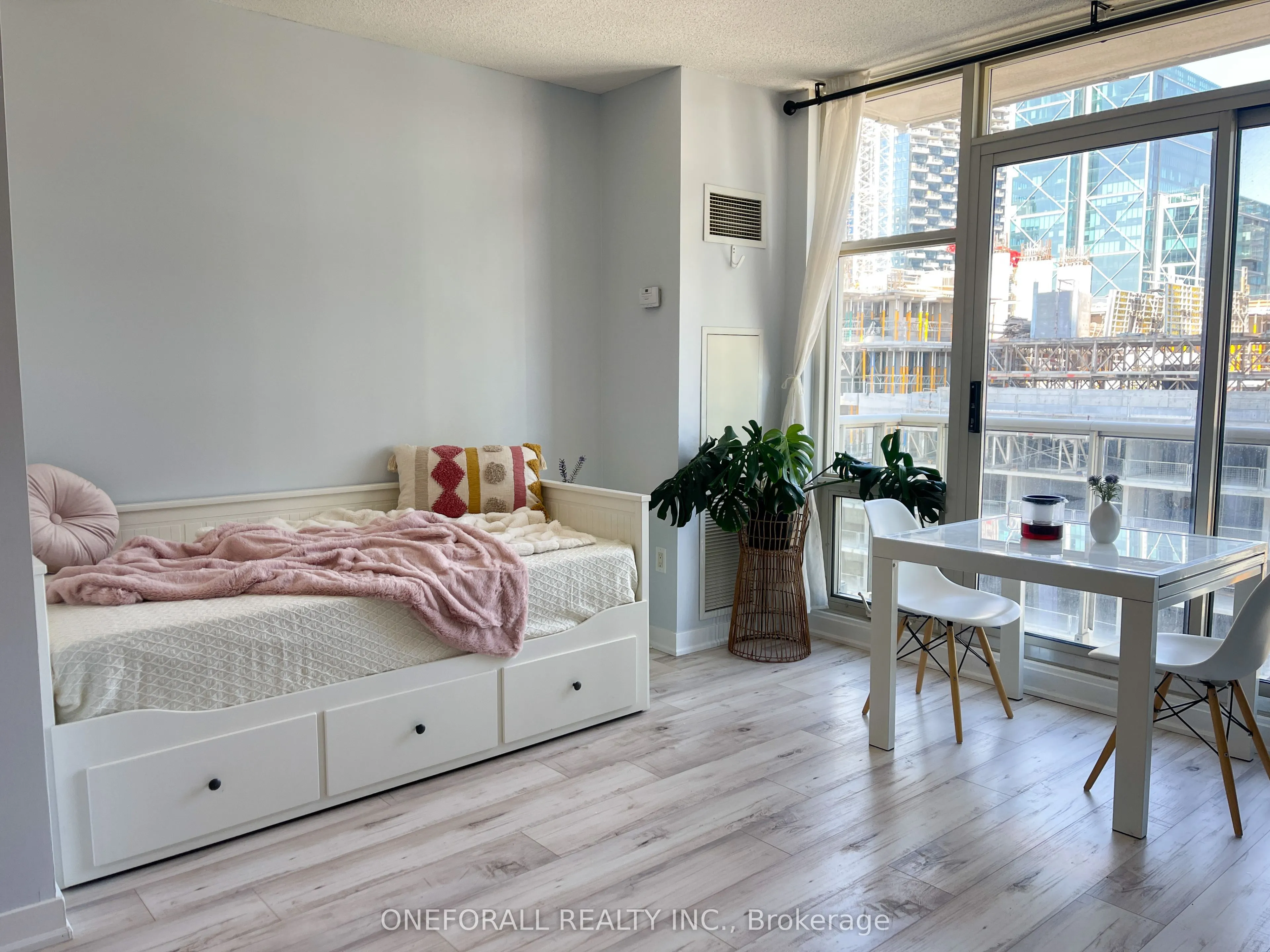 10 Navy Wharf Court, #1605