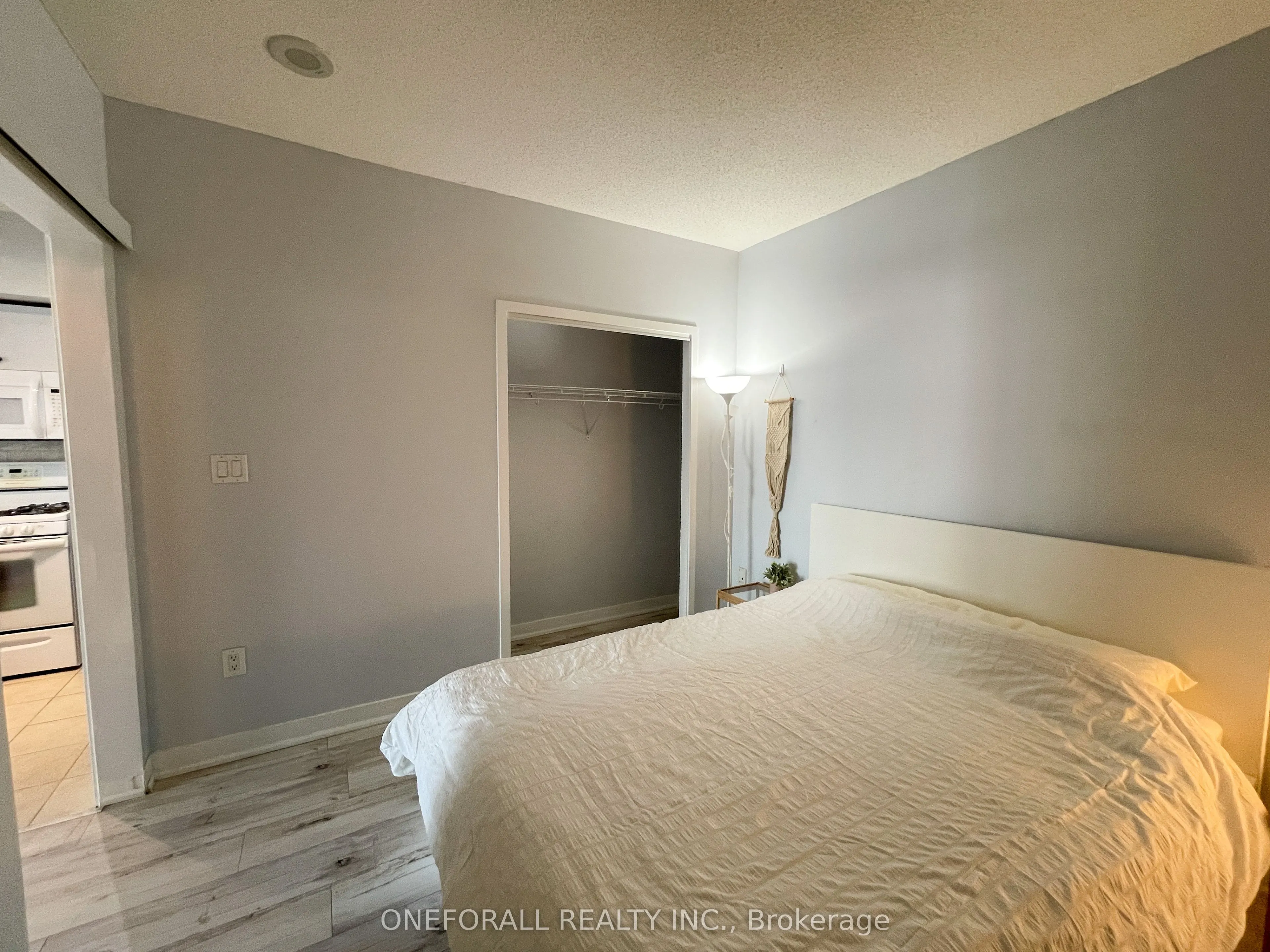 10 Navy Wharf Court, #1605