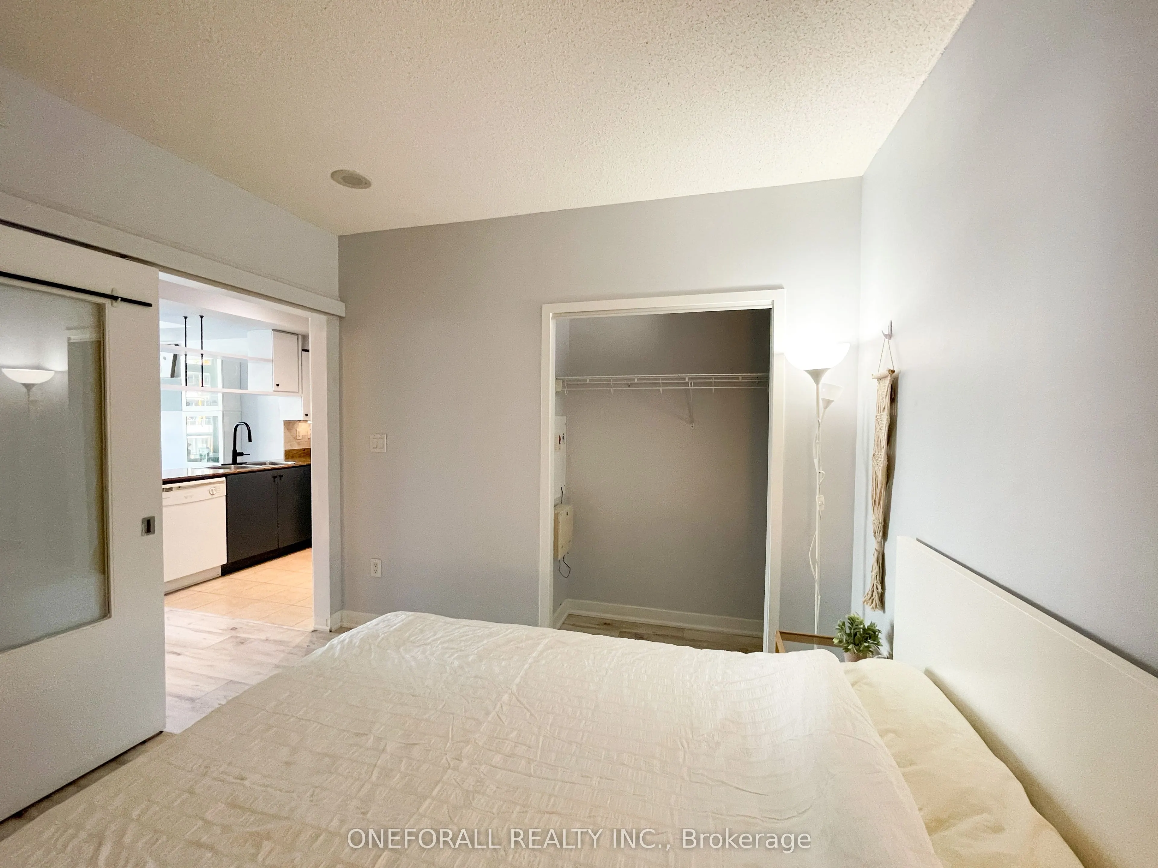 10 Navy Wharf Court, #1605