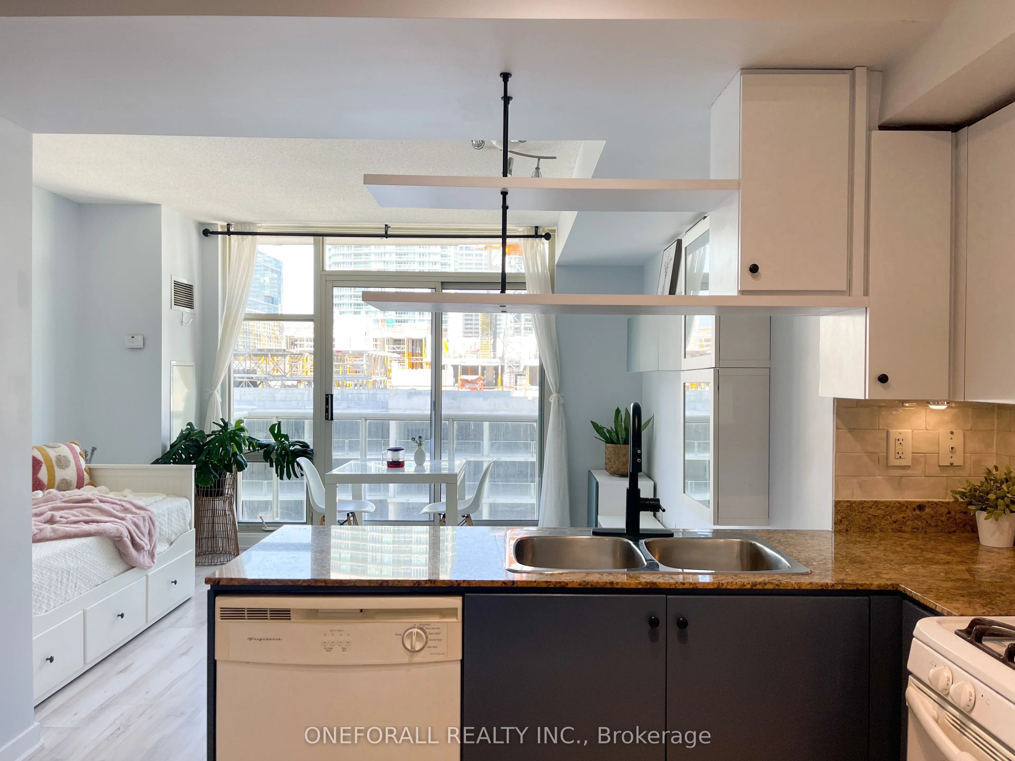 10 Navy Wharf Court, #1605