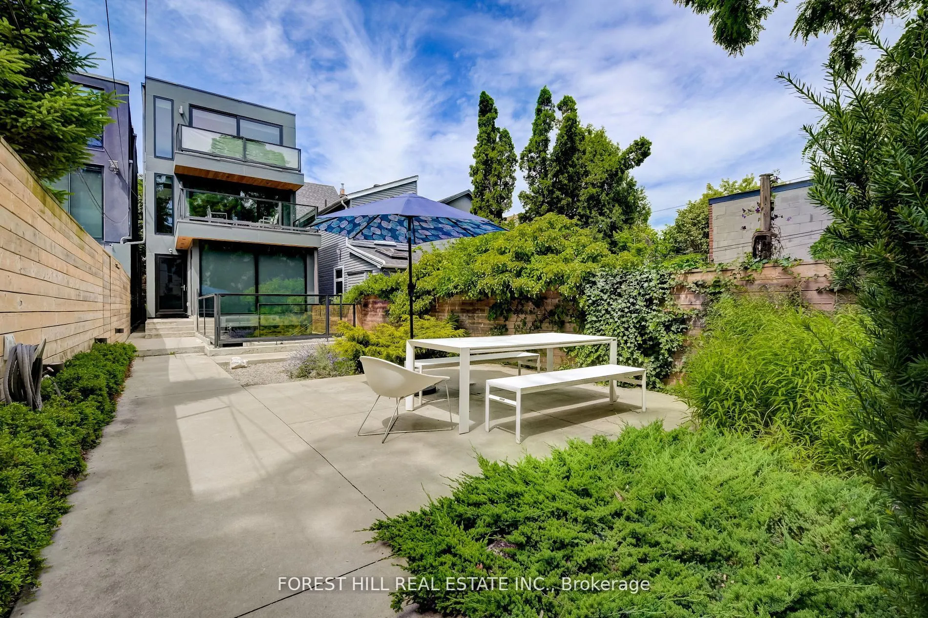 117 Robert Street, #4