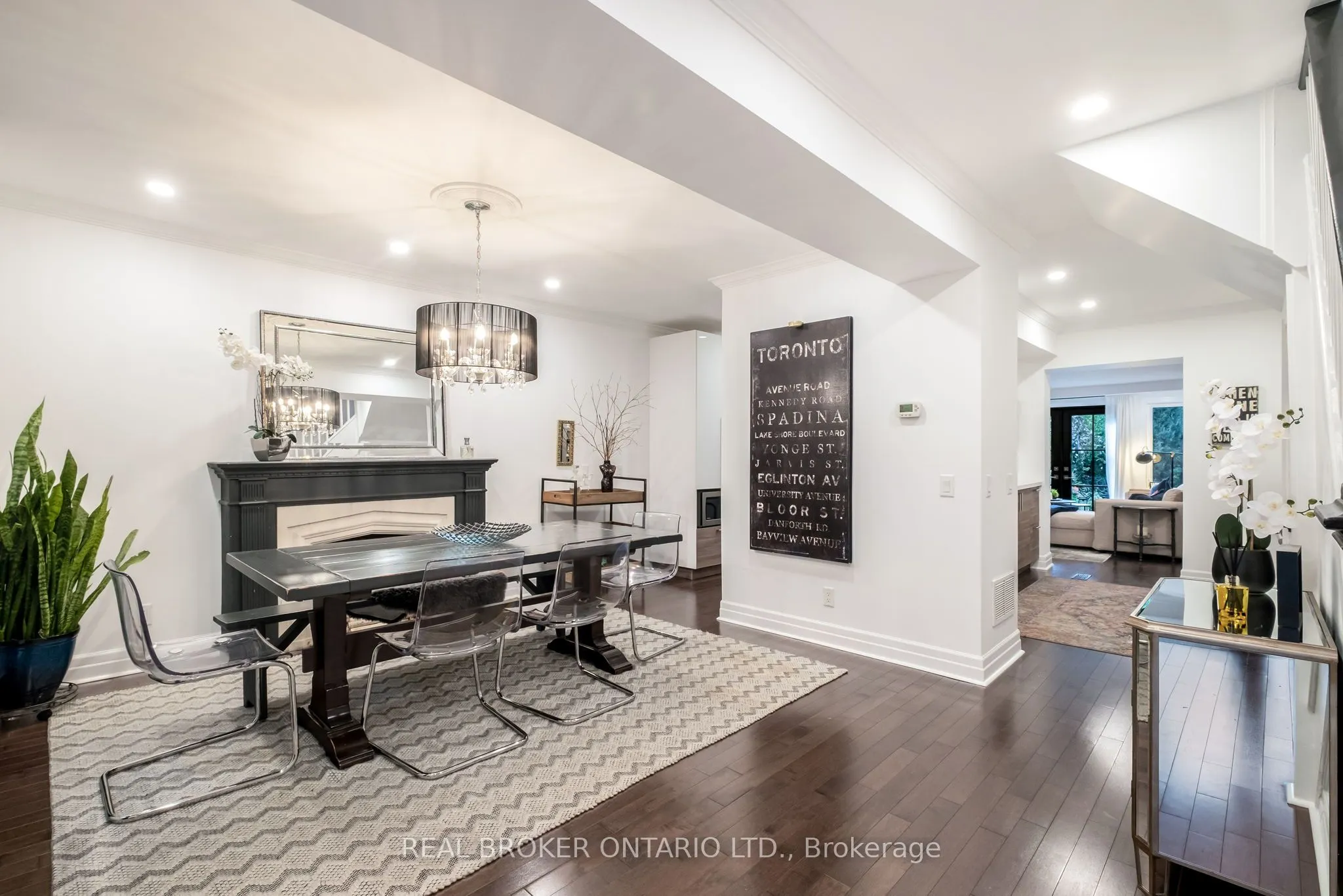 91 Lawrence Avenue