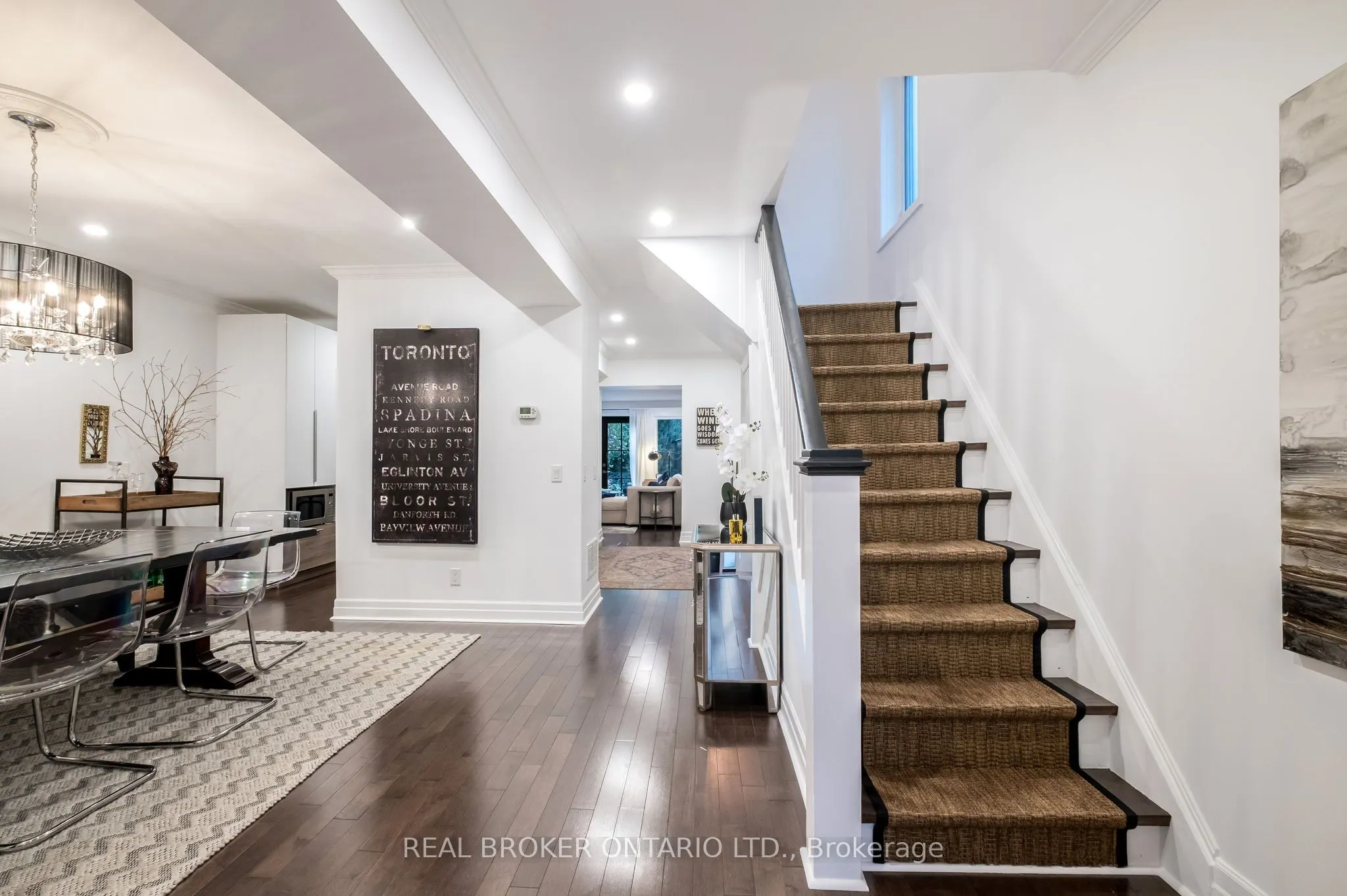 91 Lawrence Avenue