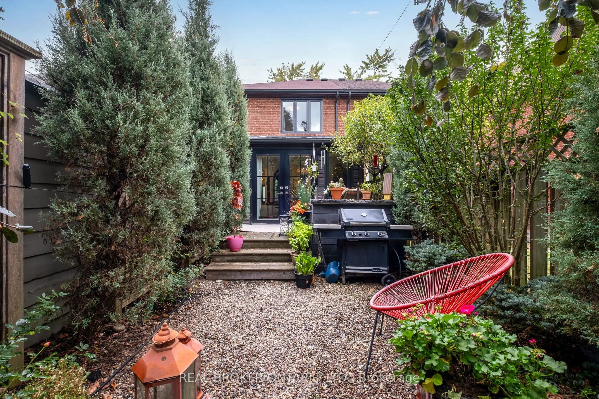 91 Lawrence Avenue