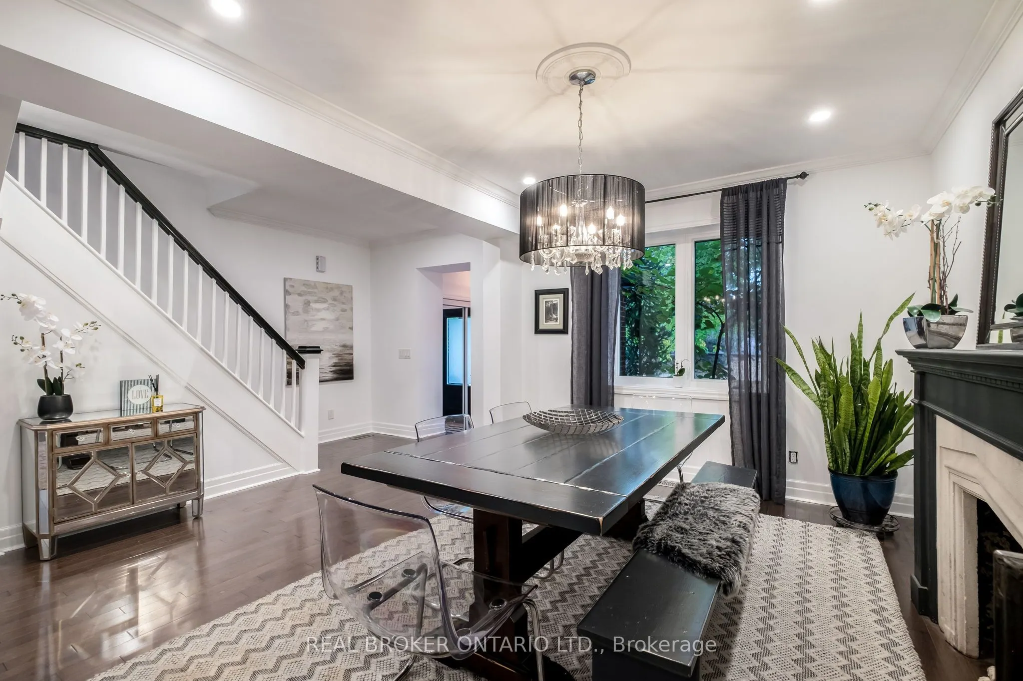 91 Lawrence Avenue