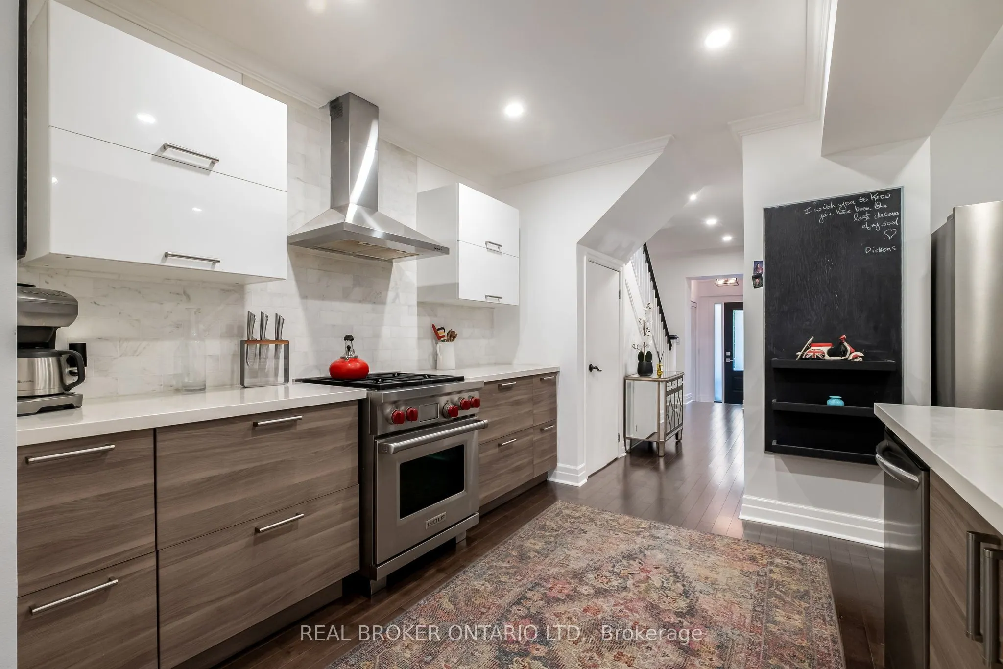 91 Lawrence Avenue
