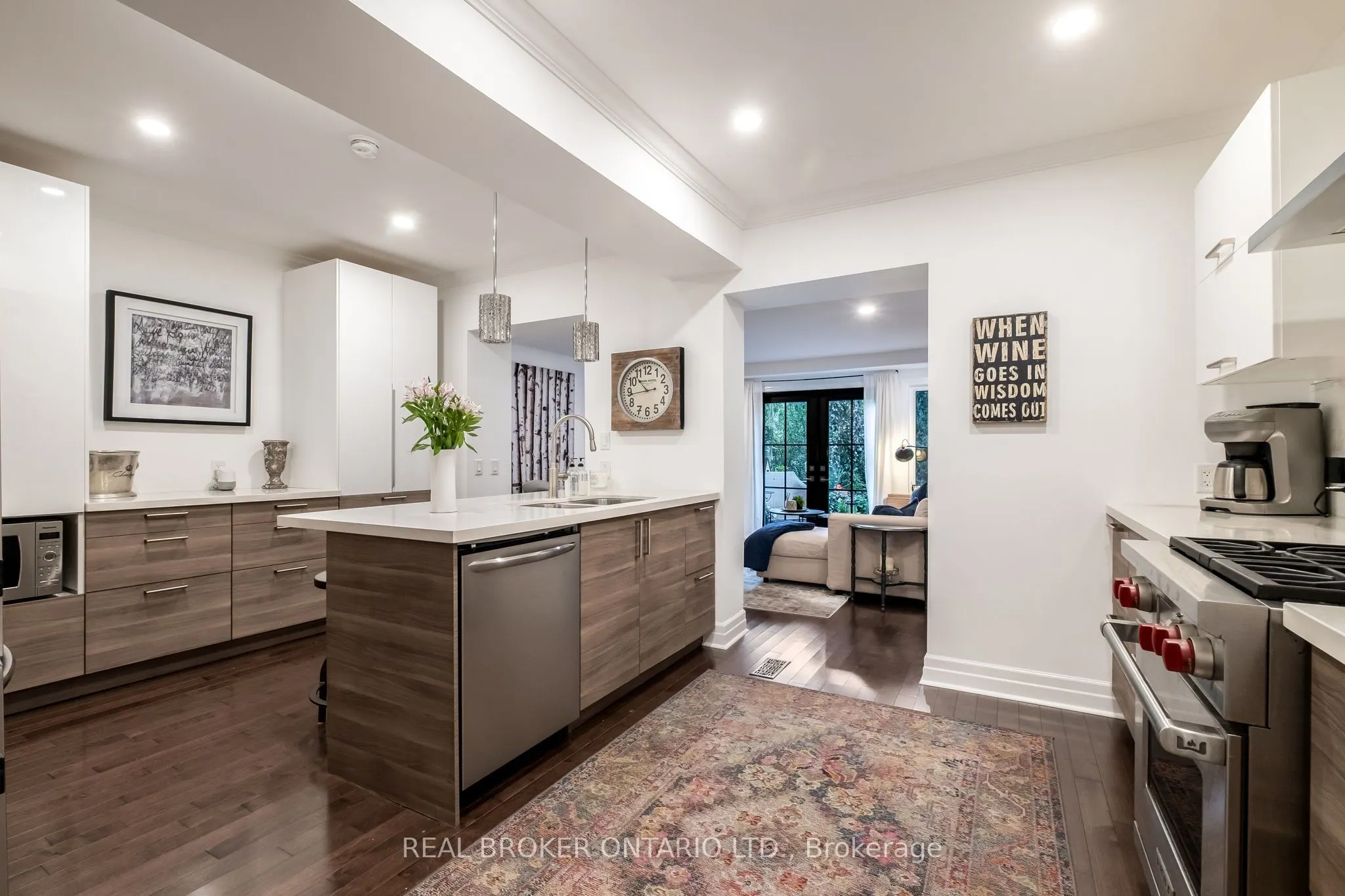 91 Lawrence Avenue