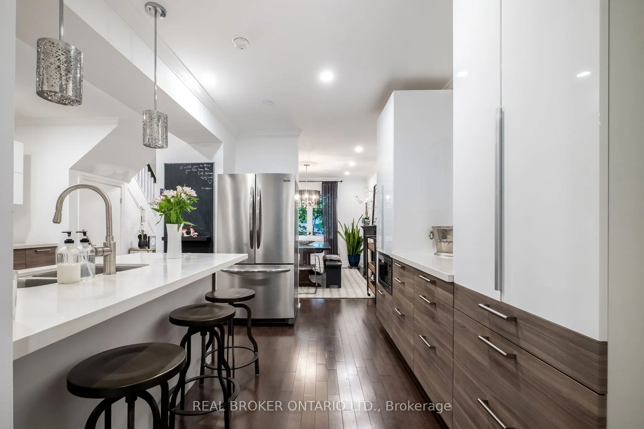 91 Lawrence Avenue