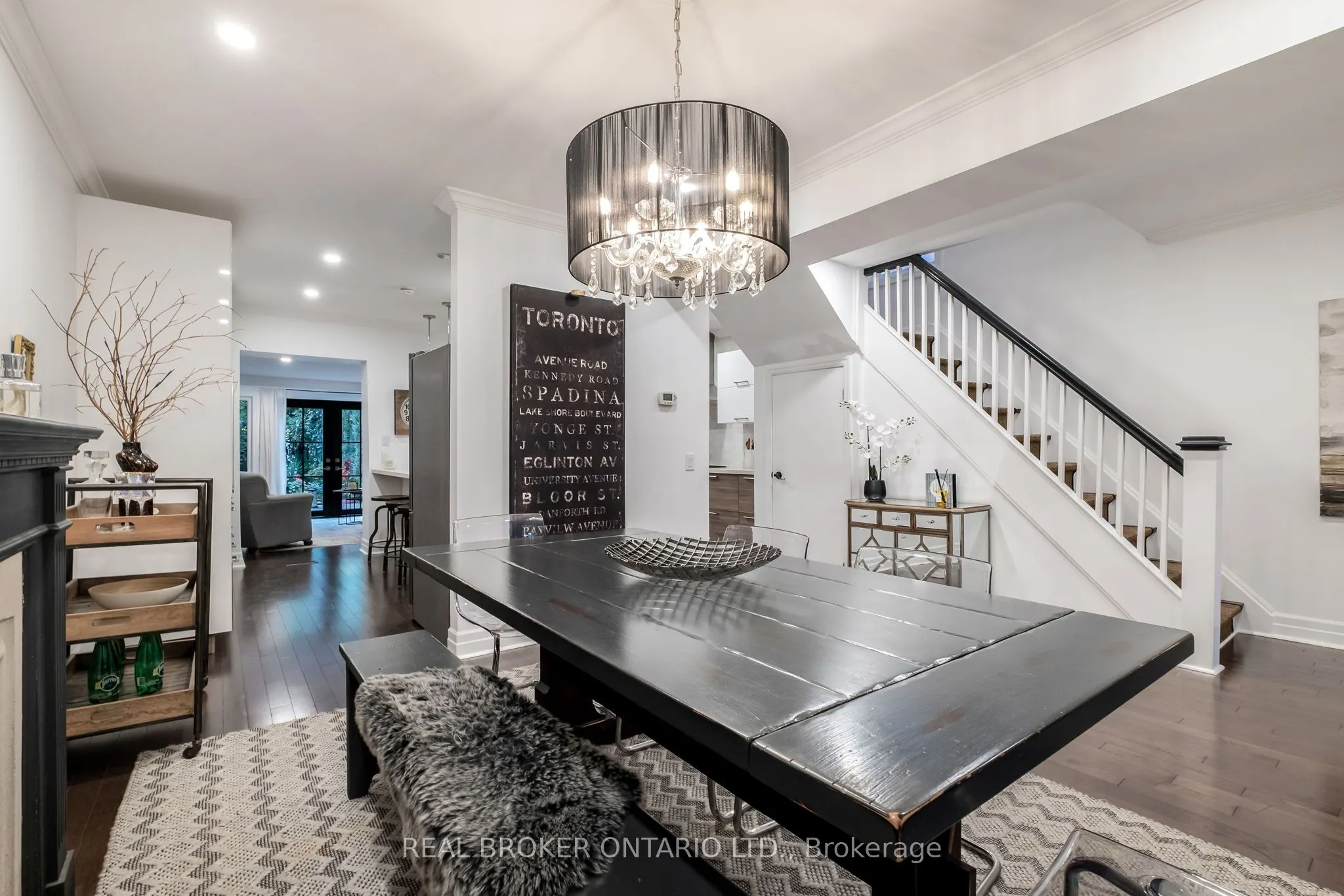 91 Lawrence Avenue