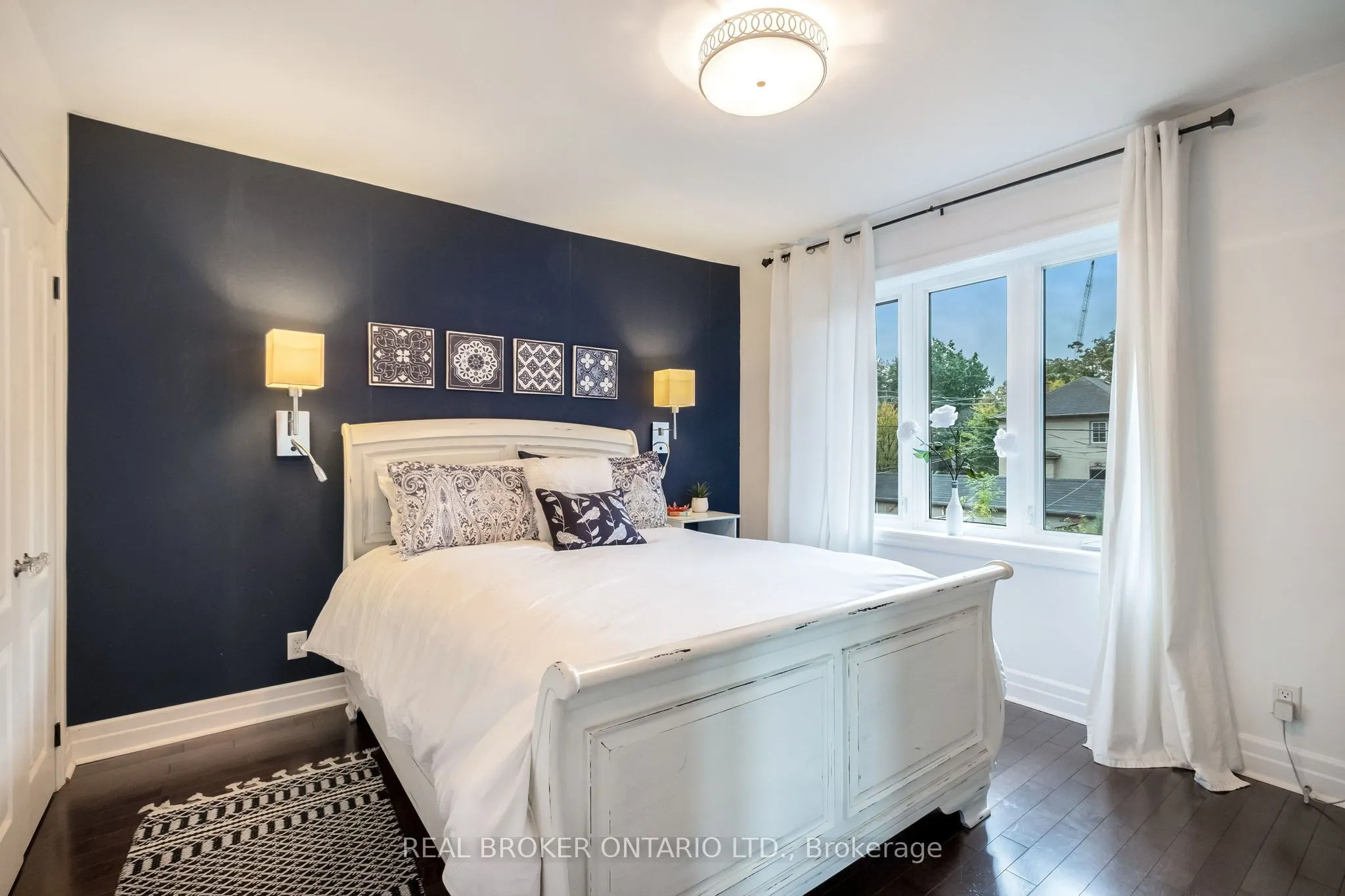 91 Lawrence Avenue