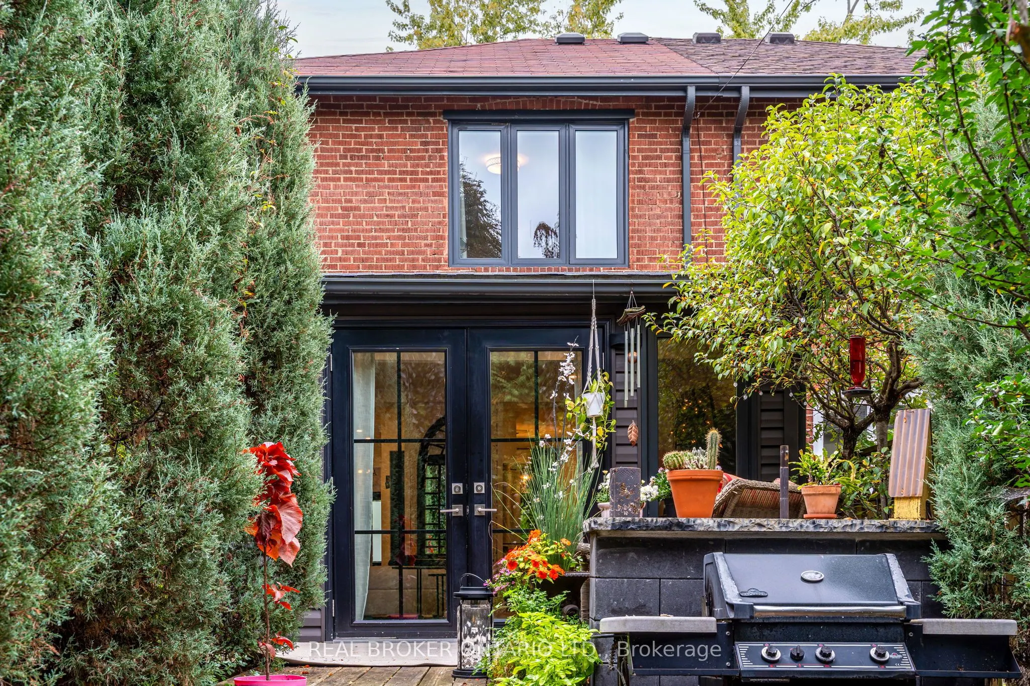 91 Lawrence Avenue