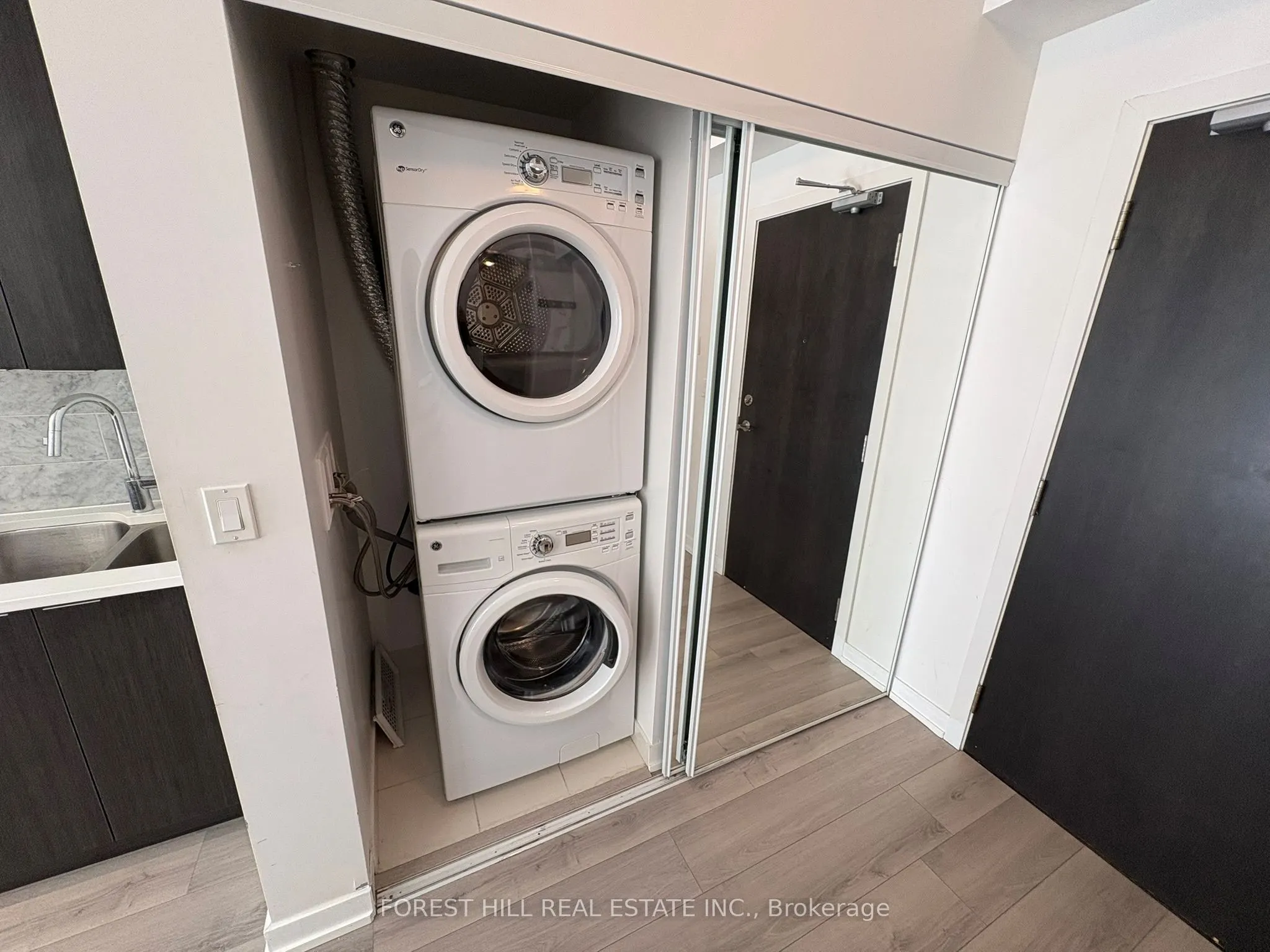 50 Bruyeres Mews, #520