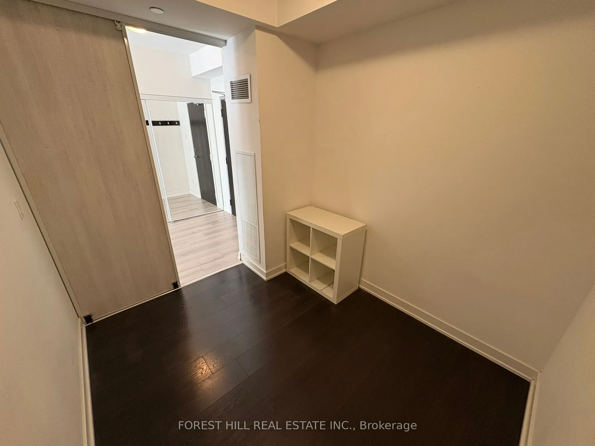 50 Bruyeres Mews, #520