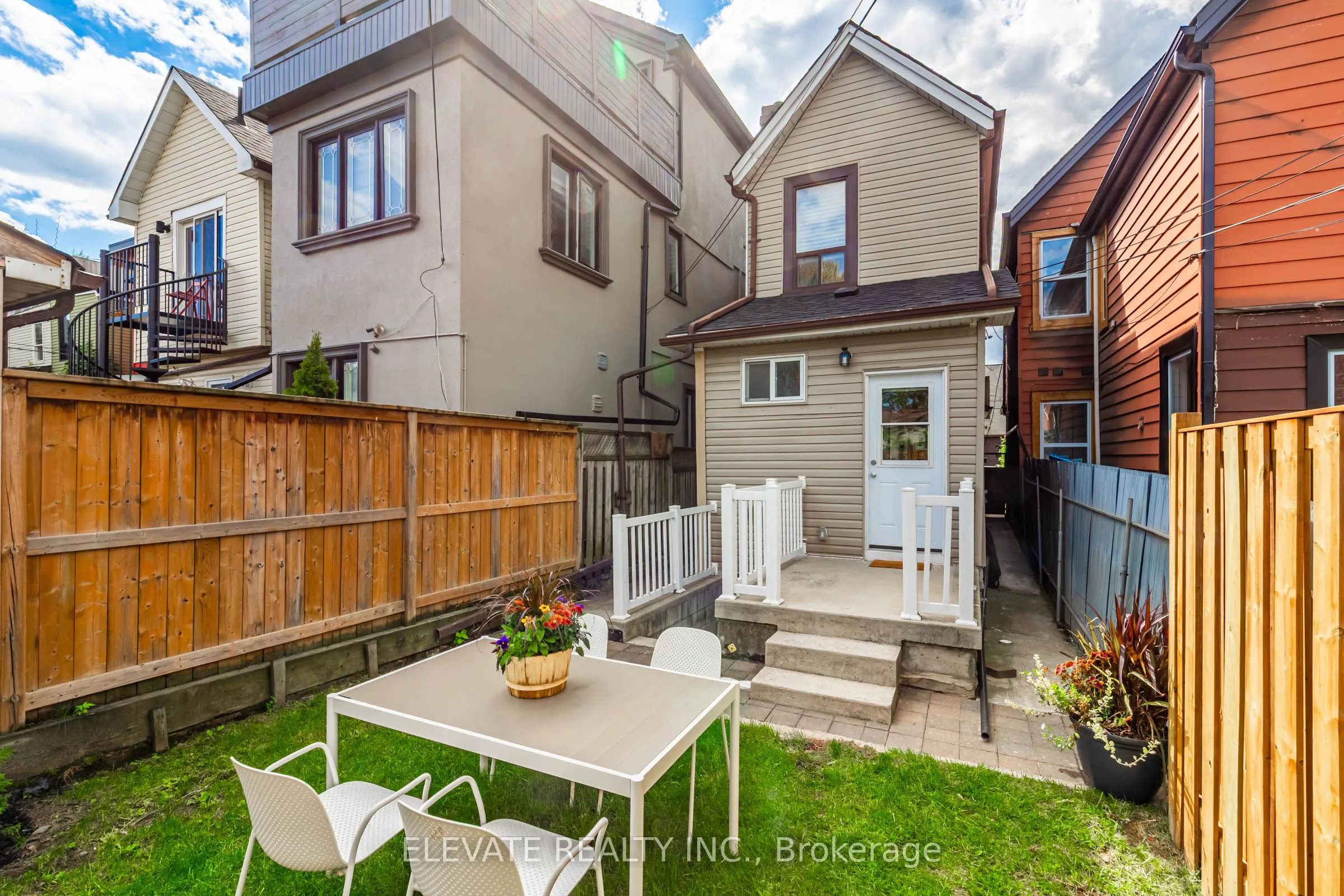 155 St Clarens Avenue, #1
