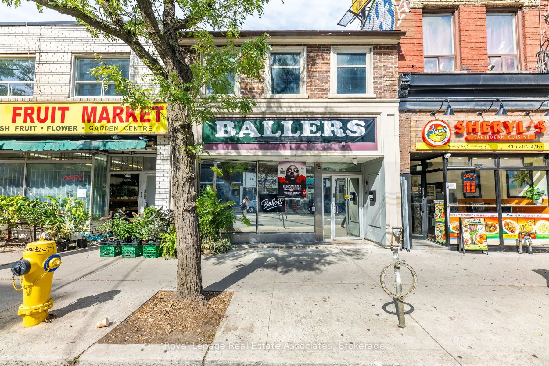 560 Queen Street W