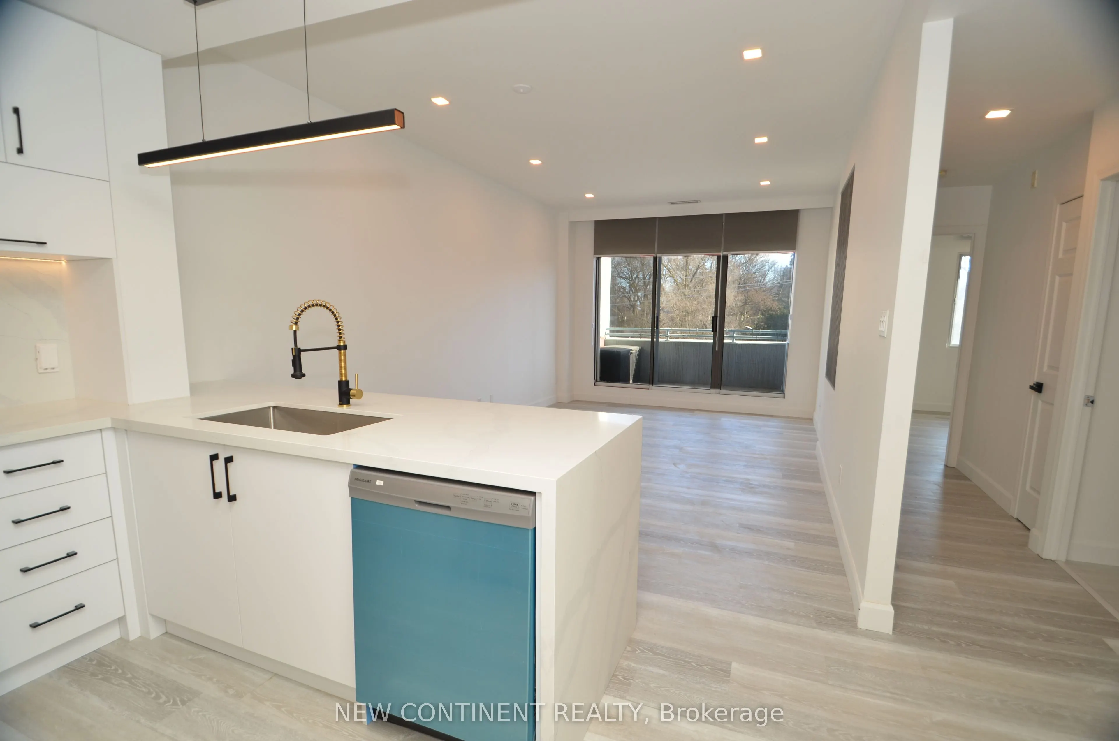 600 Eglinton Avenue E, #311