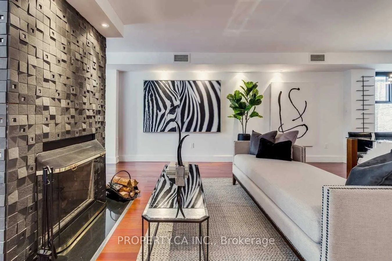 349 St Clair Avenue W, #403