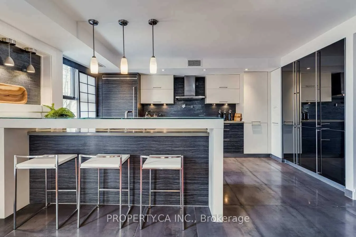 349 St Clair Avenue W, #403