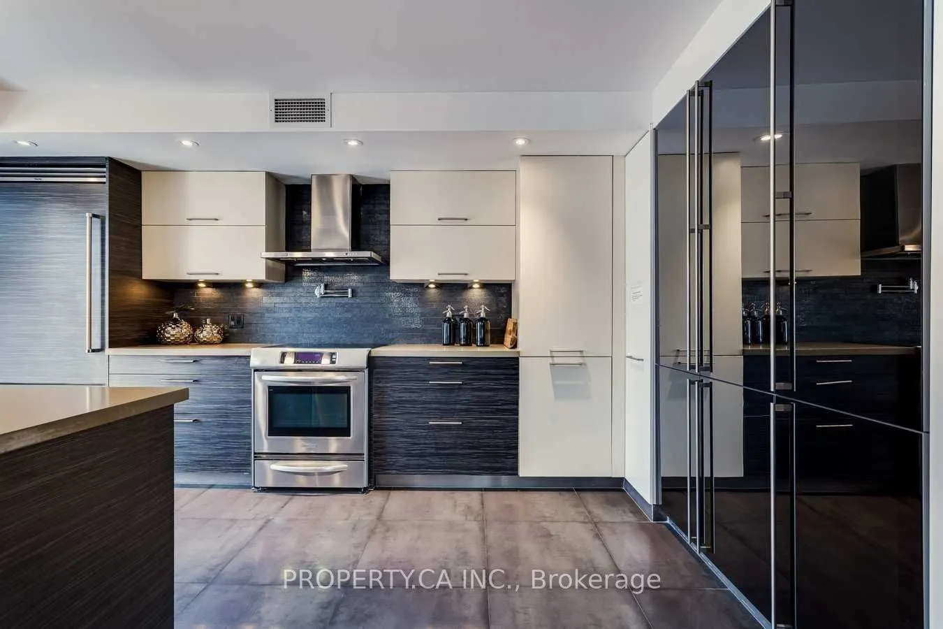 349 St Clair Avenue W, #403