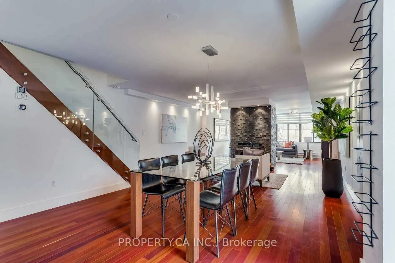 349 St Clair Avenue W, #403