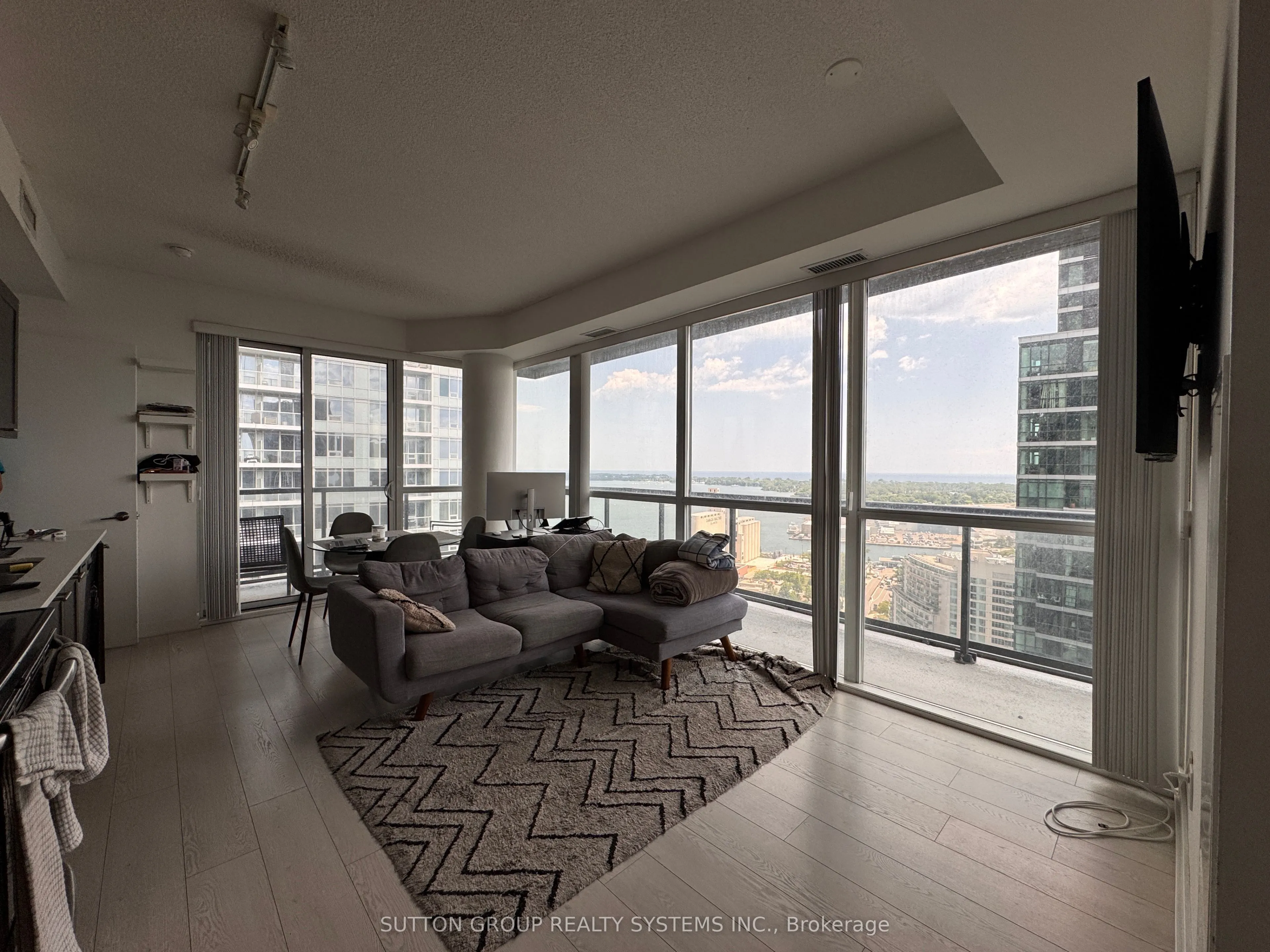 20 Bruyeres Mews, #2908