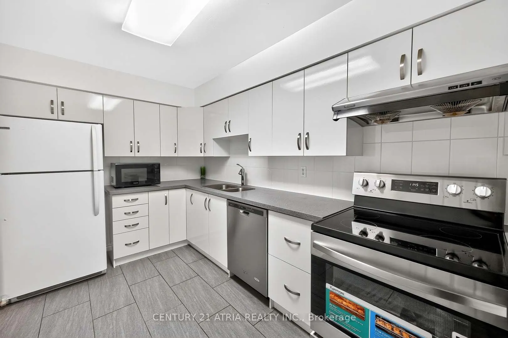 3300 Don Mills Road, #1804