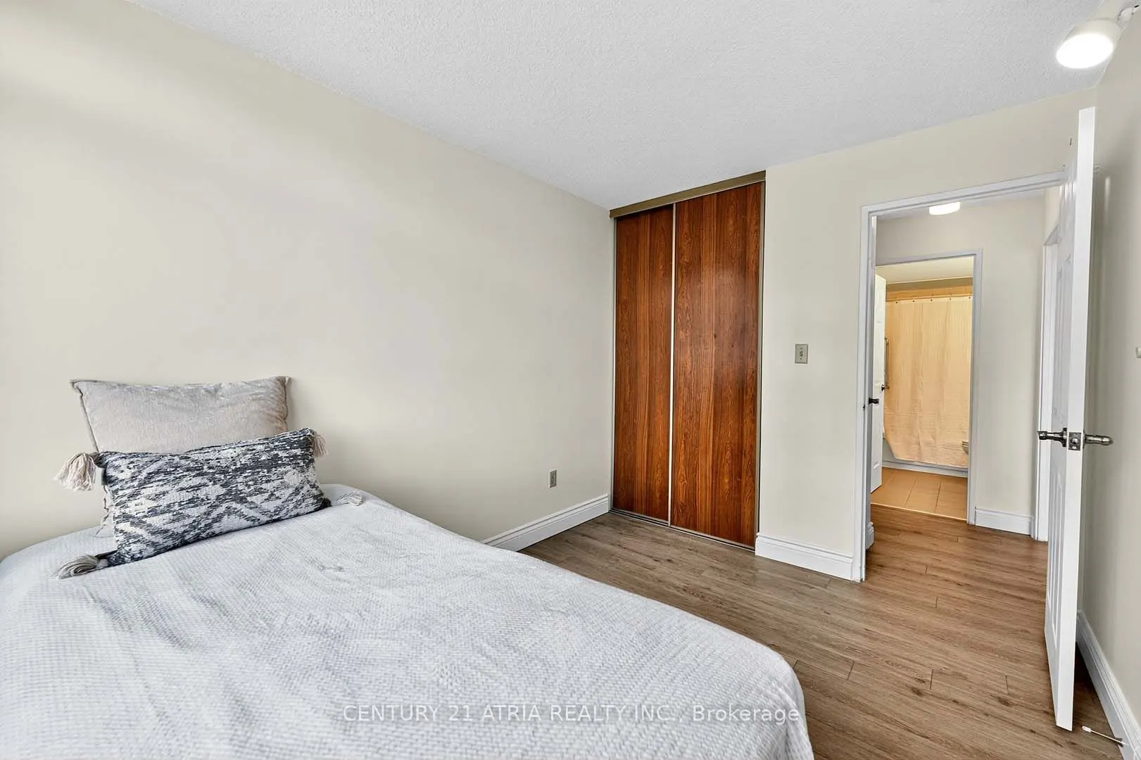 3300 Don Mills Road, #1804